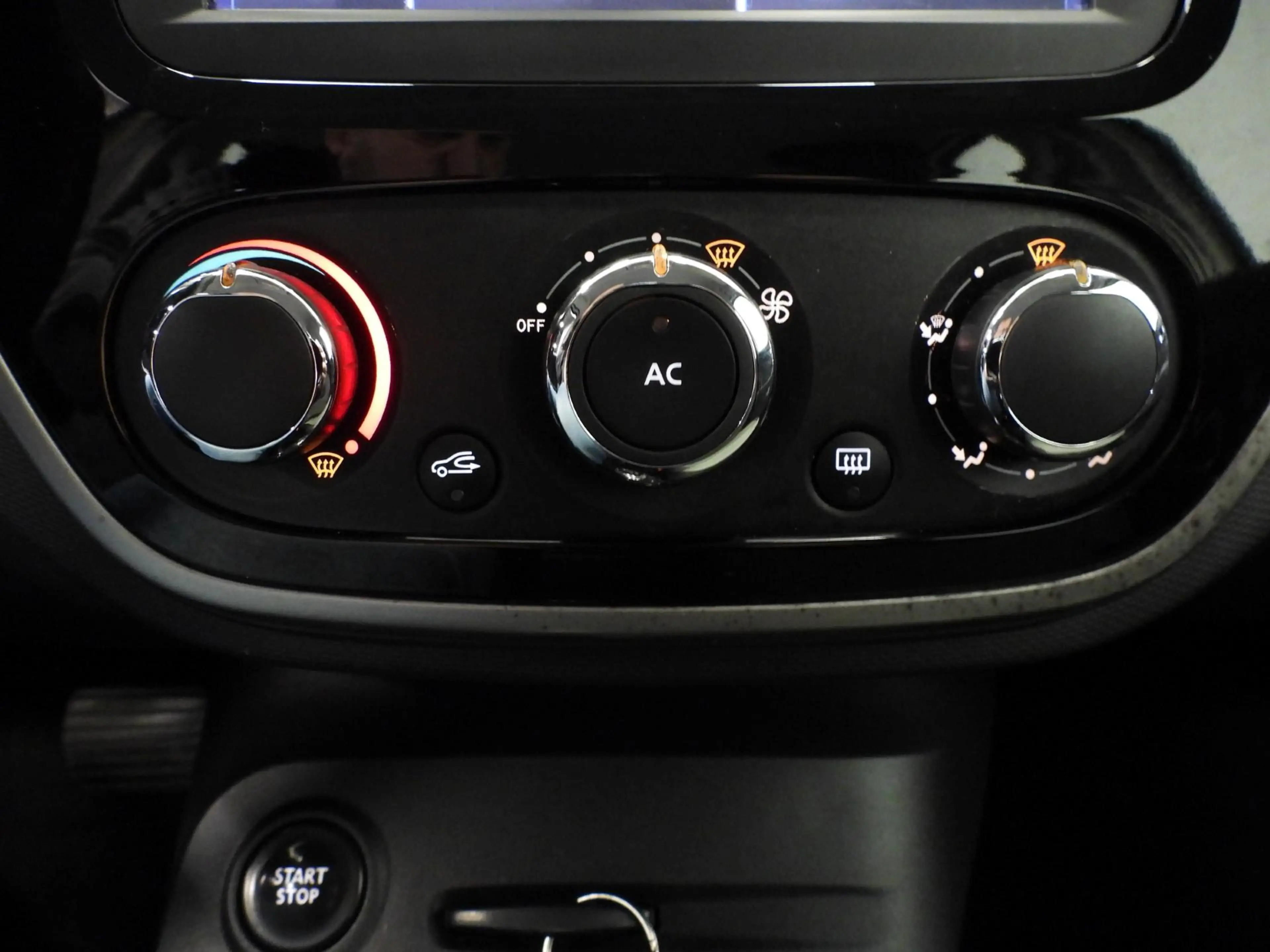 Renault Captur 1.2 TCe Aut. Expression TREKH./NAVI/AIRCO/CRUISE/P — photo 6