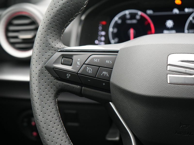 SEAT Ibiza FR KEYESS KLIMA KAMERA NAVI ACC LED SHZ — photo 8