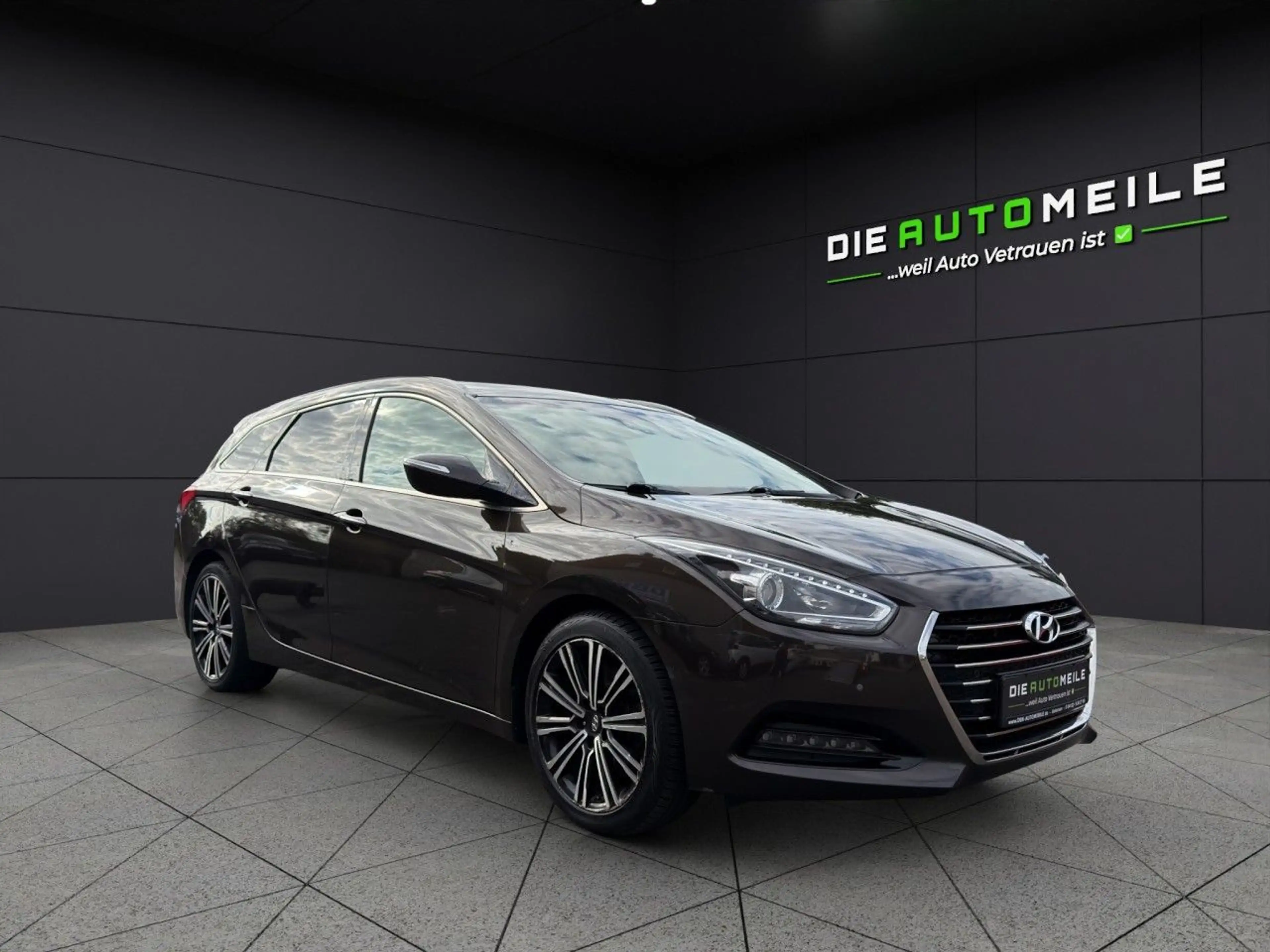 Hyundai i40 cw blue Style 1,7 D NAV SHZG AUT KAM PDC — photo 8