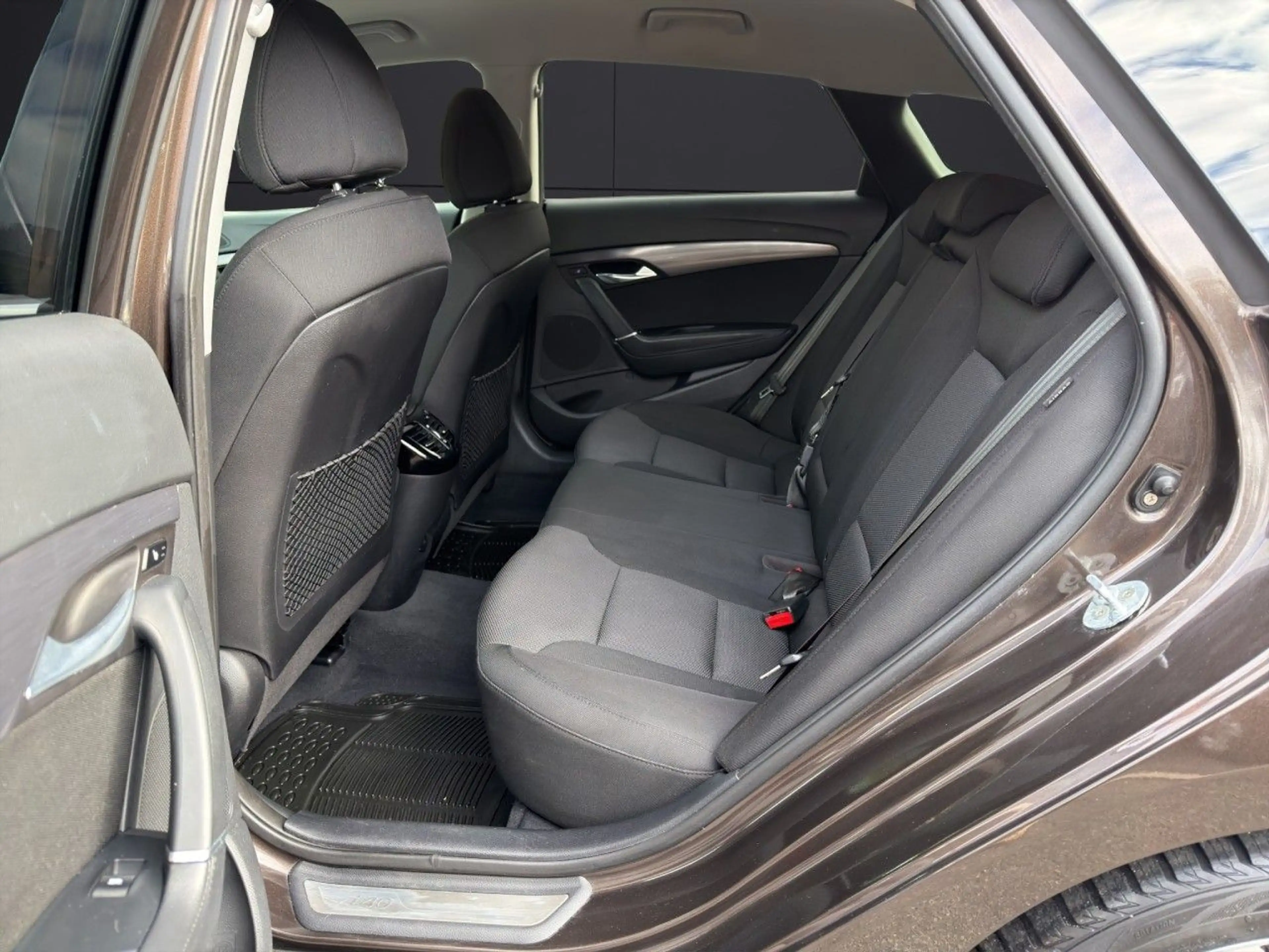 Hyundai i40 cw blue Style 1,7 D NAV SHZG AUT KAM PDC — photo 13