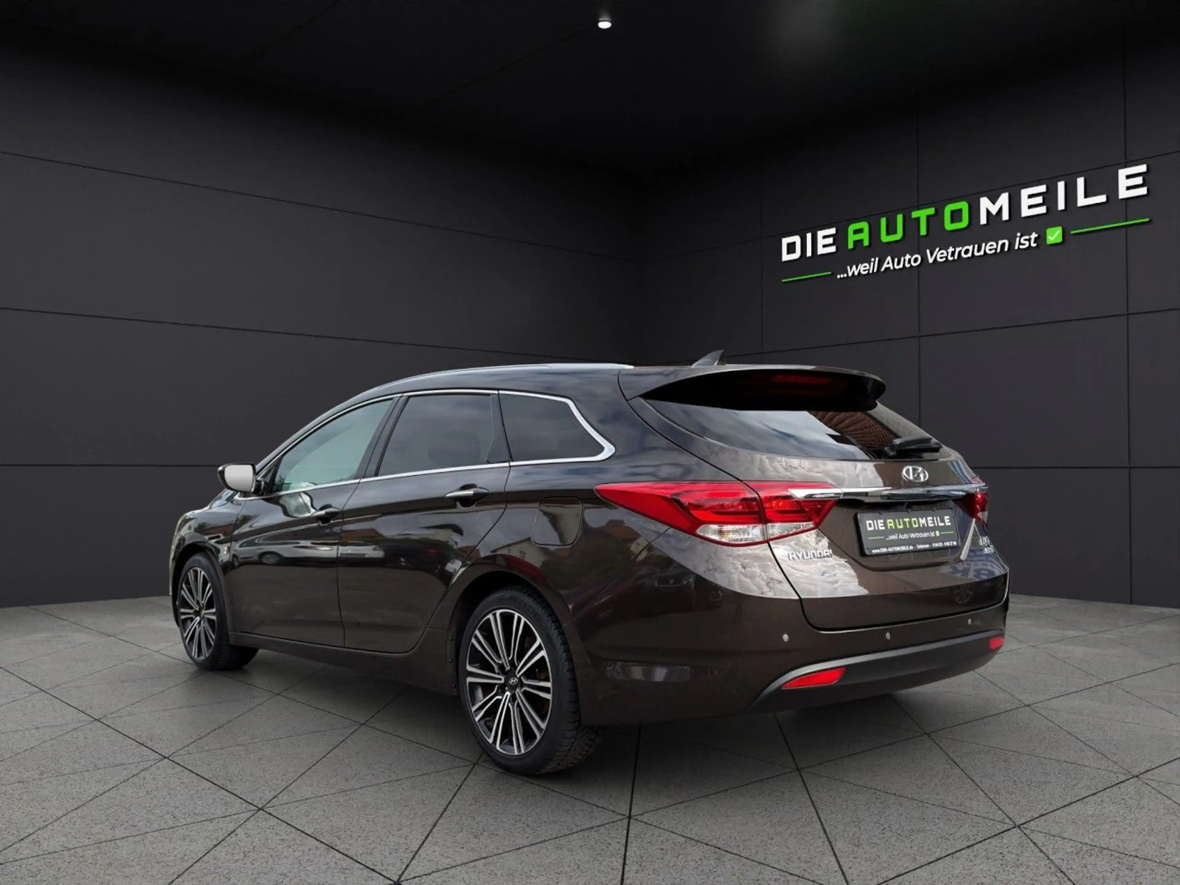 Hyundai i40 cw blue Style 1,7 D NAV SHZG AUT KAM PDC — photo 3