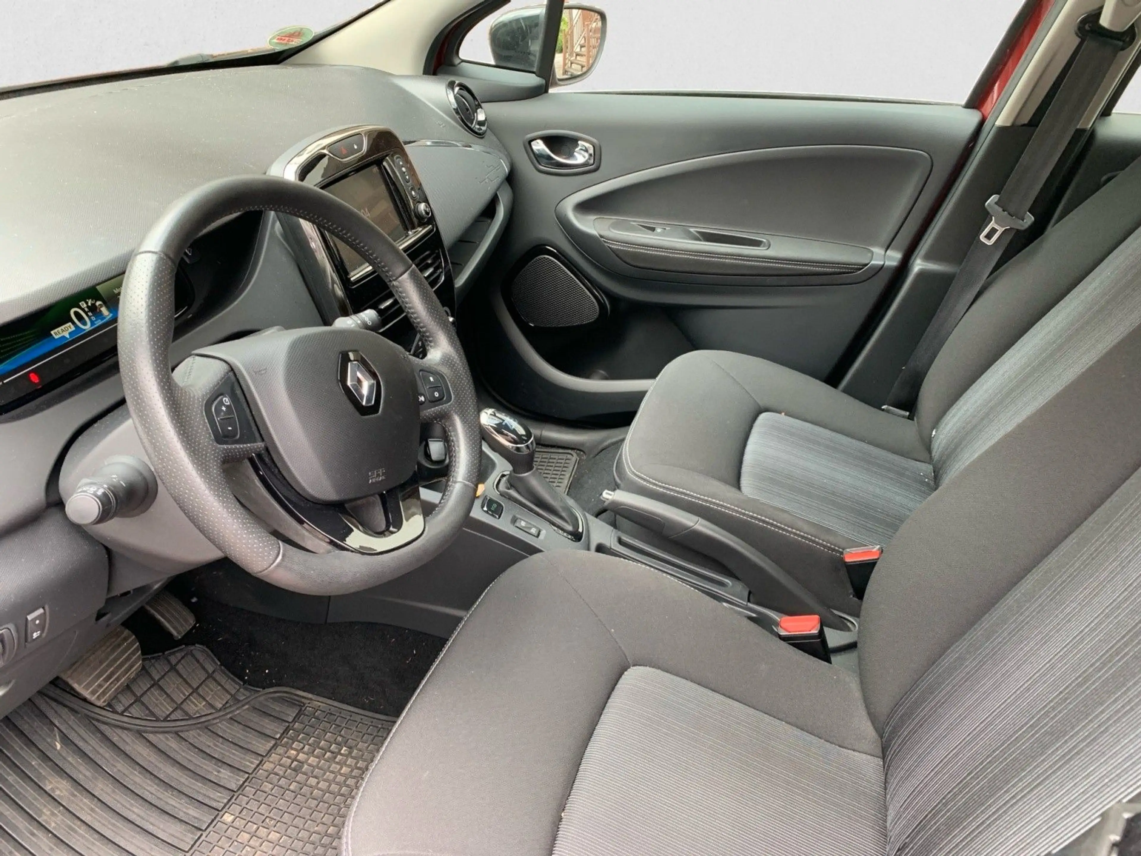 Renault ZOE Zoe Intens — photo 10