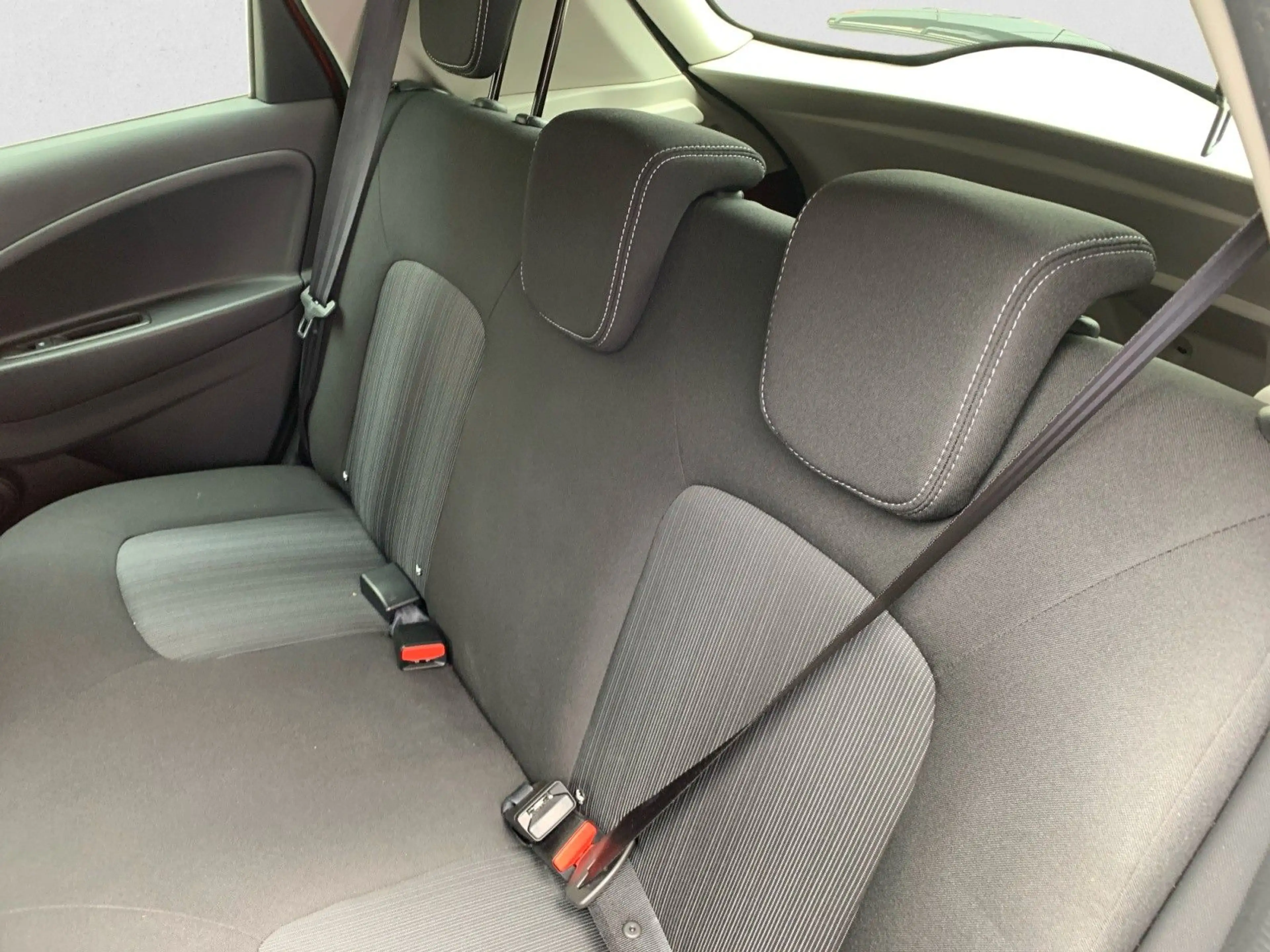 Renault ZOE Zoe Intens — photo 15