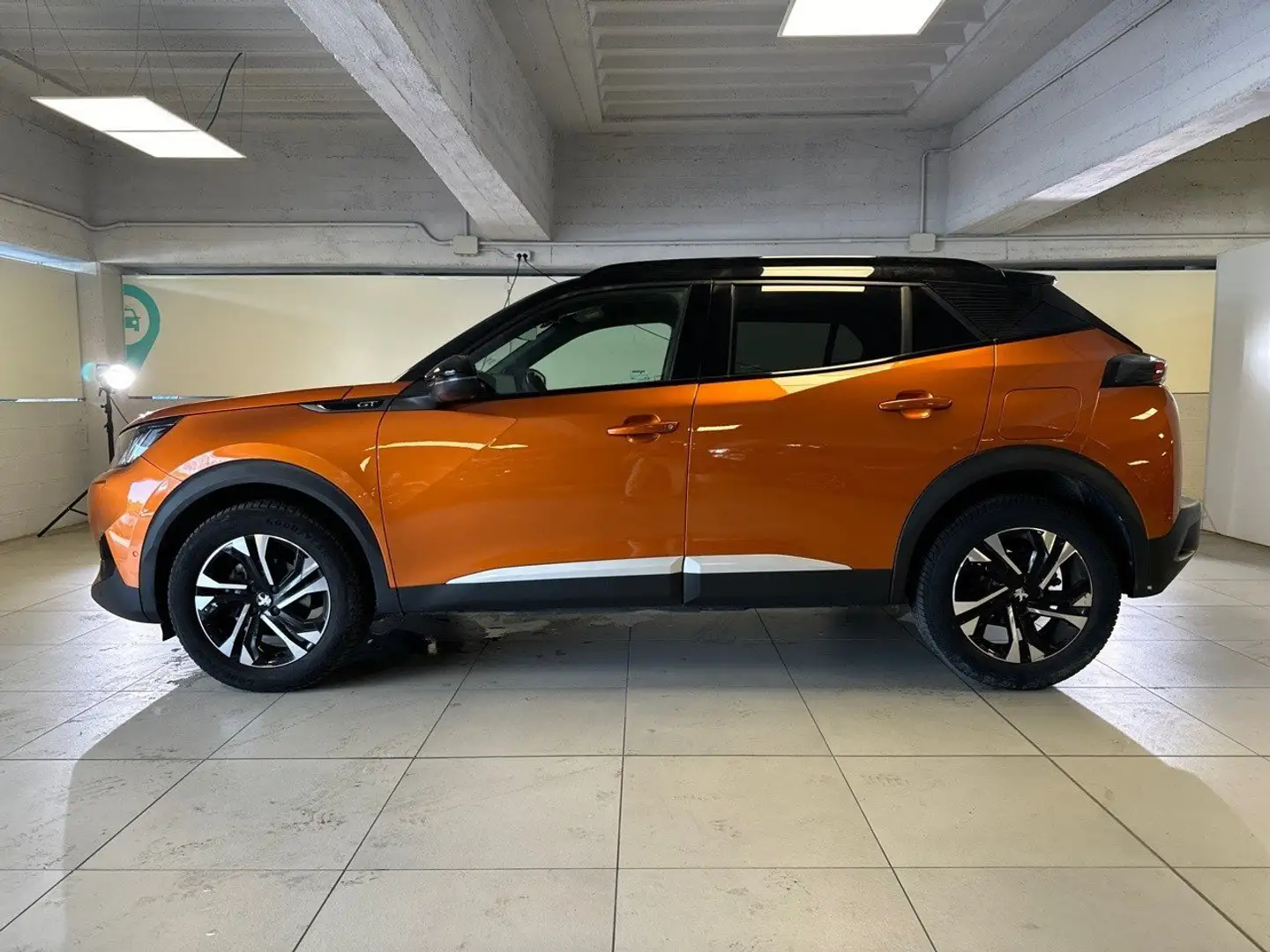Peugeot 2008 PureTech 130 GT S/S Orange - 2