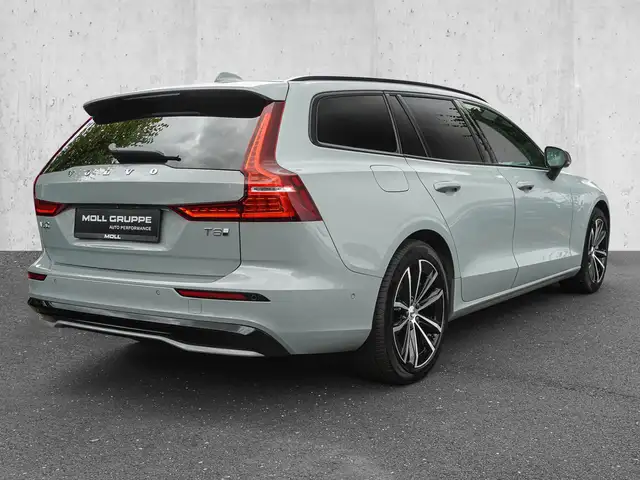 Volvo V60 view 4