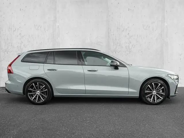 Volvo V60 view 5