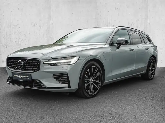 Volvo V60 view 2