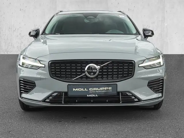 Volvo V60 view 3
