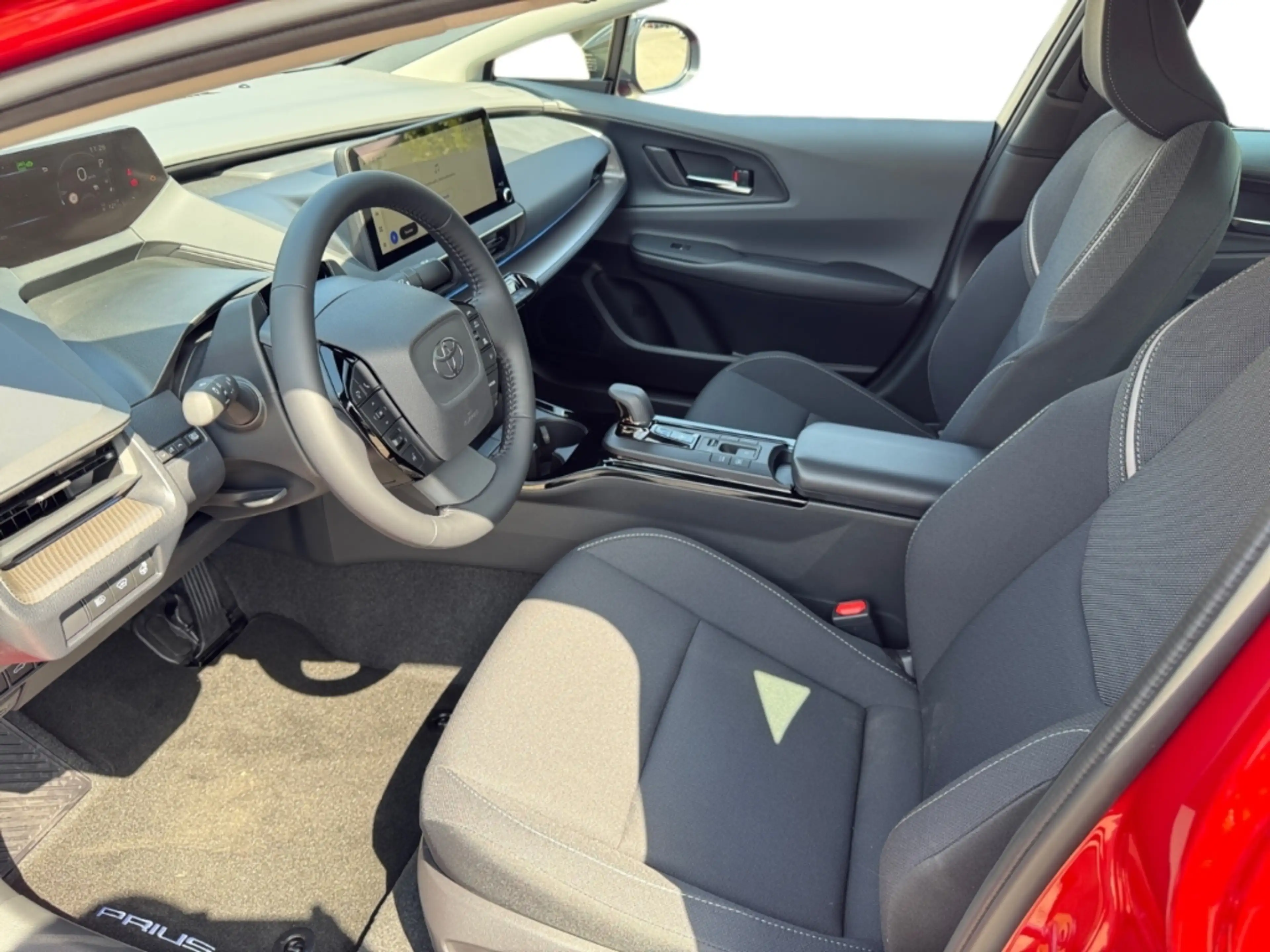 Toyota Prius Plug-in Hybrid Executive 2.0 EU6e — photo 8