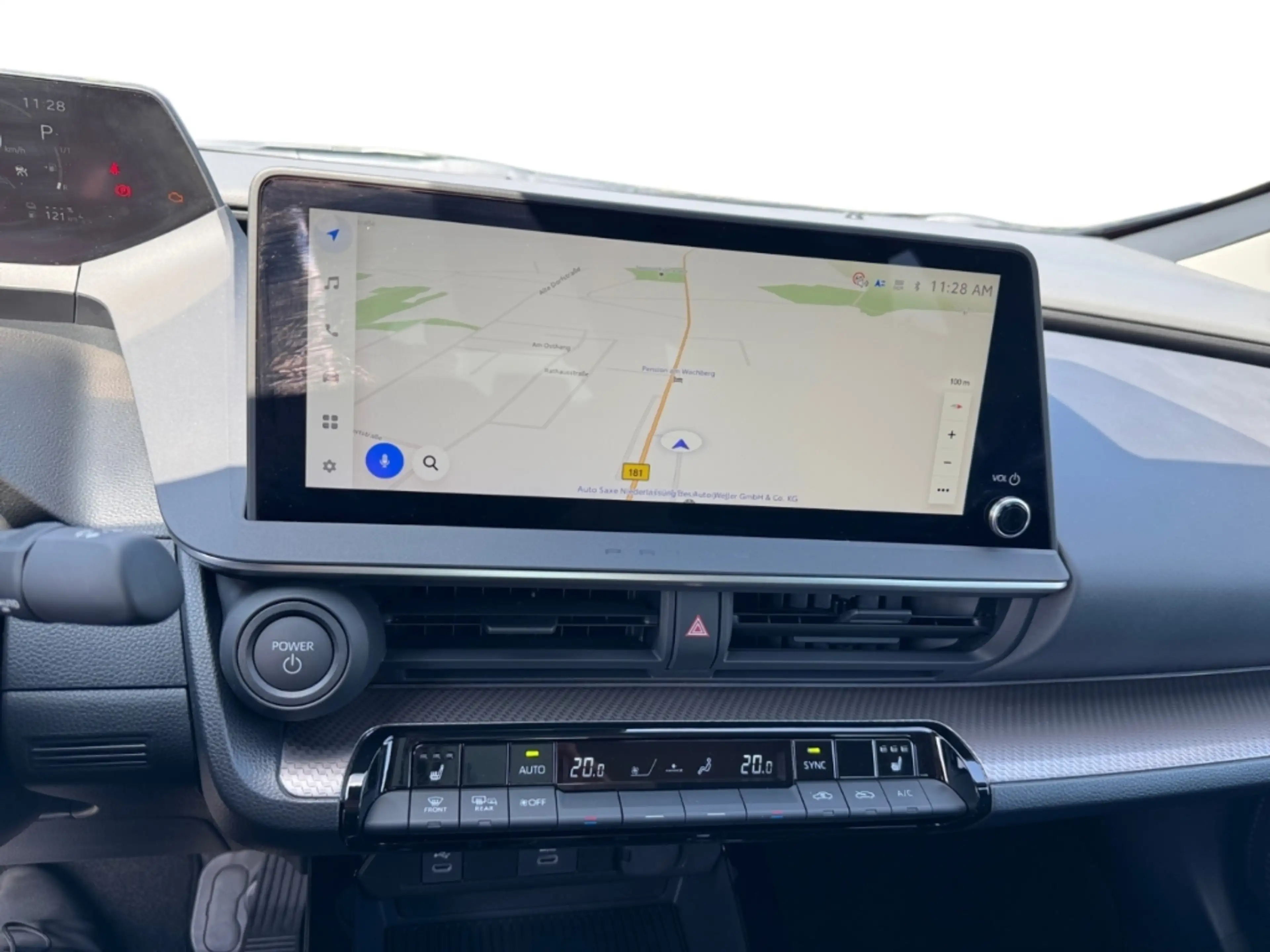 Toyota Prius Plug-in Hybrid Executive 2.0 EU6e — photo 14