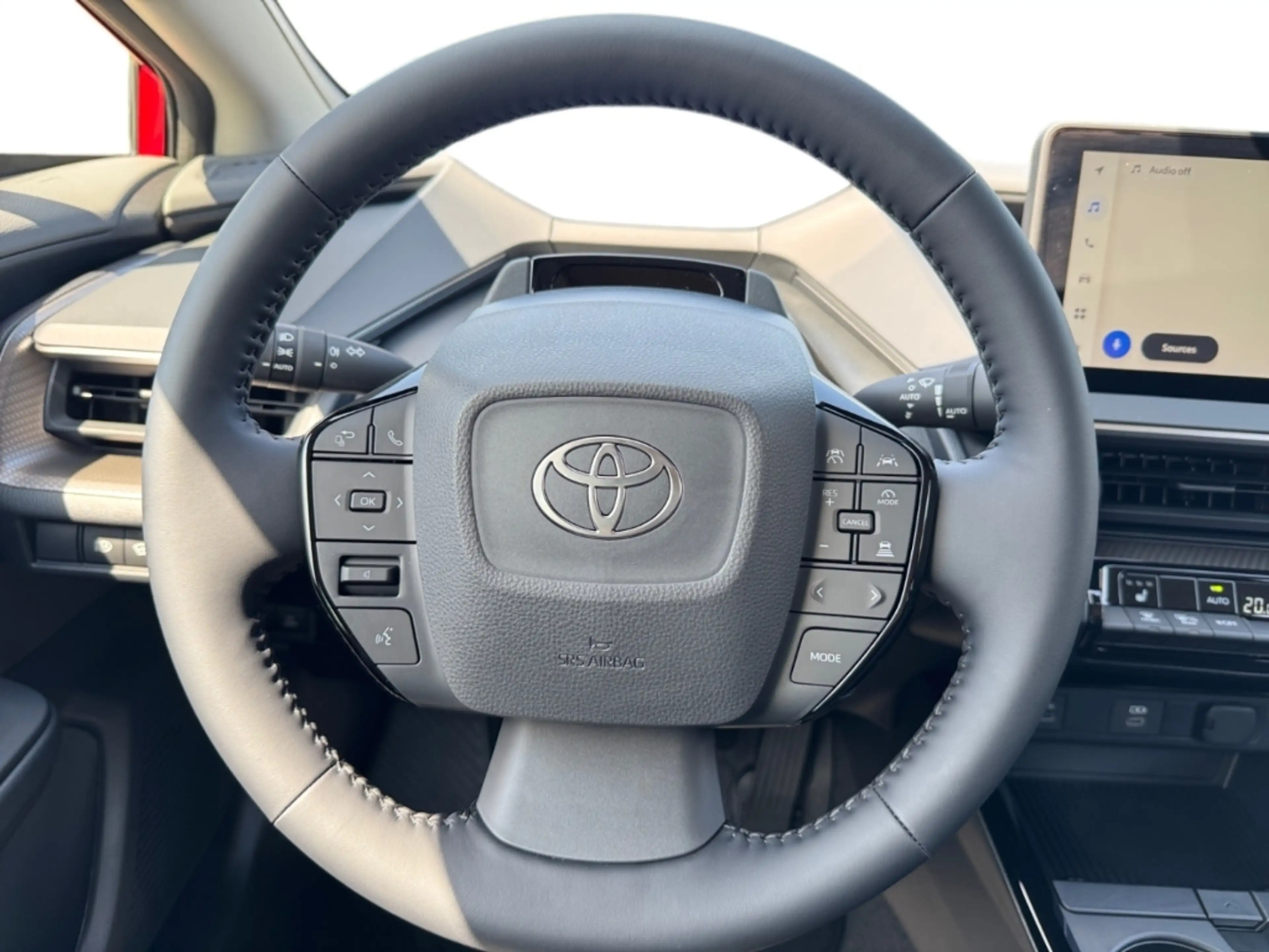 Toyota Prius Plug-in Hybrid Executive 2.0 EU6e — photo 12