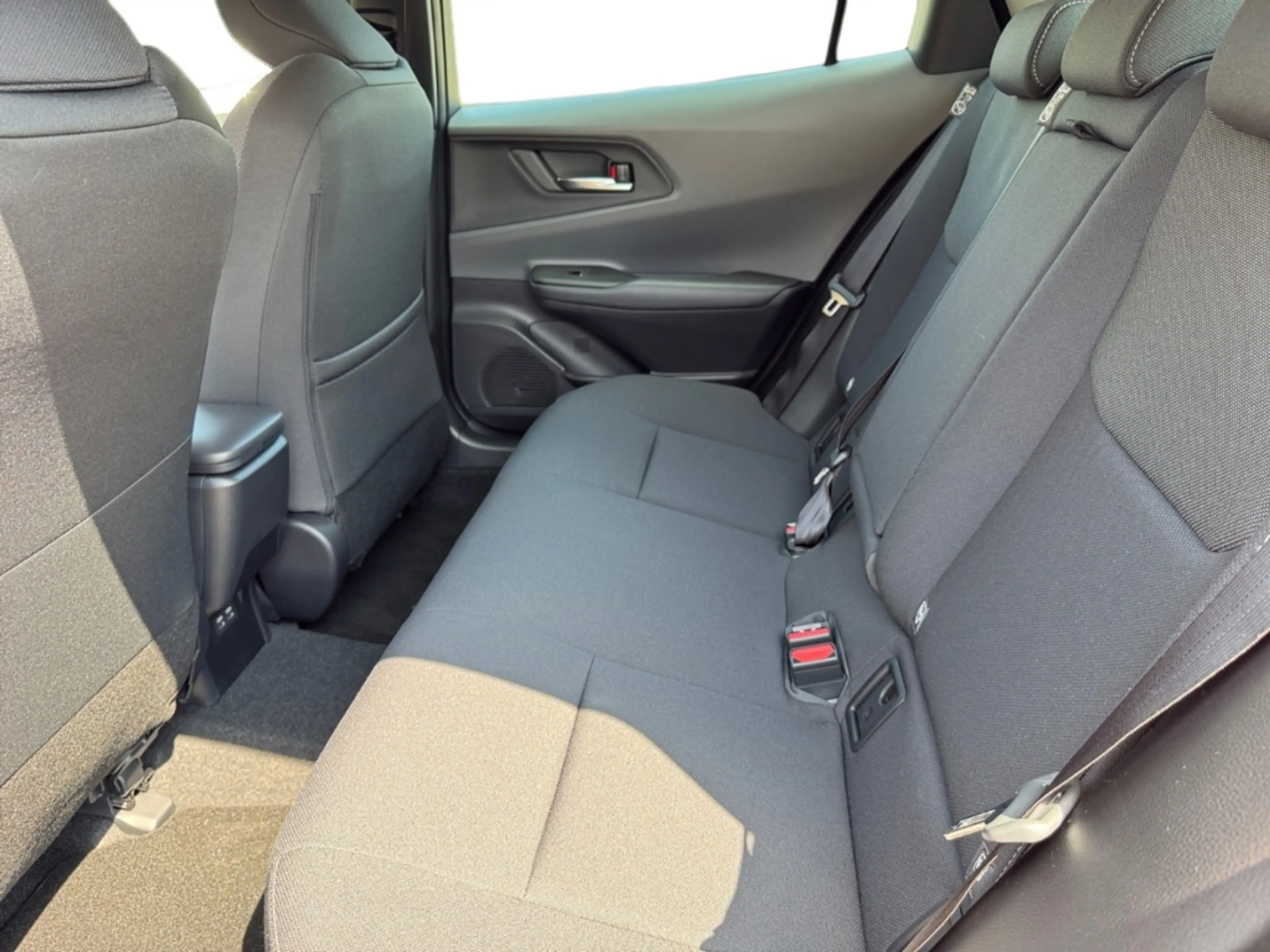 Toyota Prius Plug-in Hybrid Executive 2.0 EU6e — photo 15