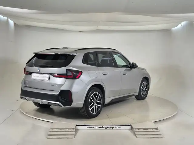 BMW X1 view 5