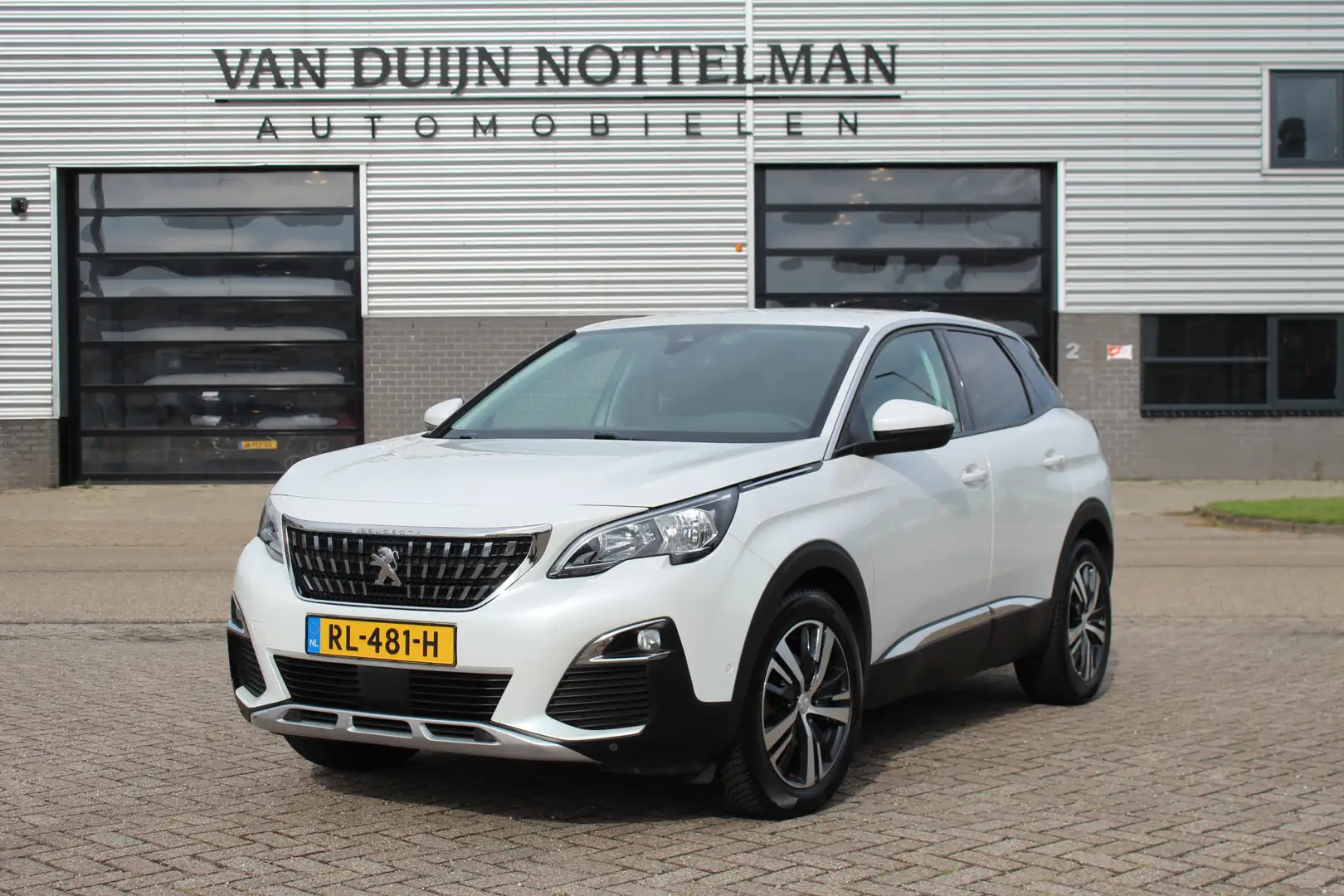 Peugeot 3008 1.6 e-THP Allure / Carplay / Camera / N.A.P. Wit - 1