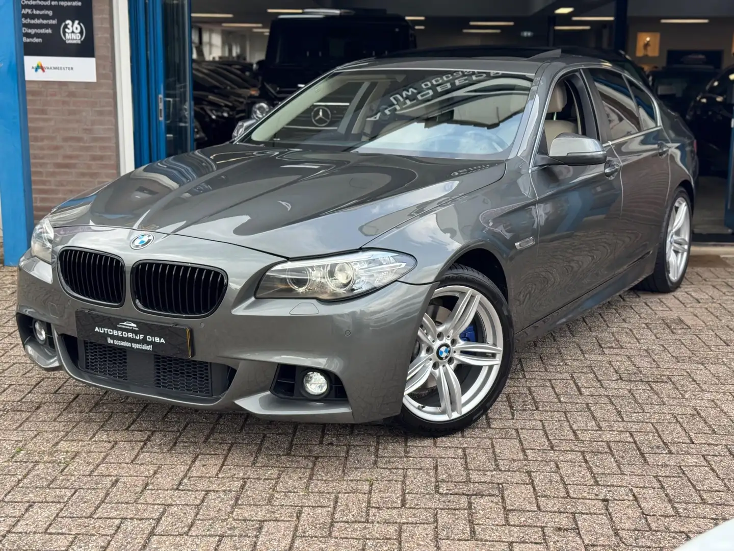 BMW 520 5-serie 520i M Sport Edition High Executive 2015 N Grijs - 2