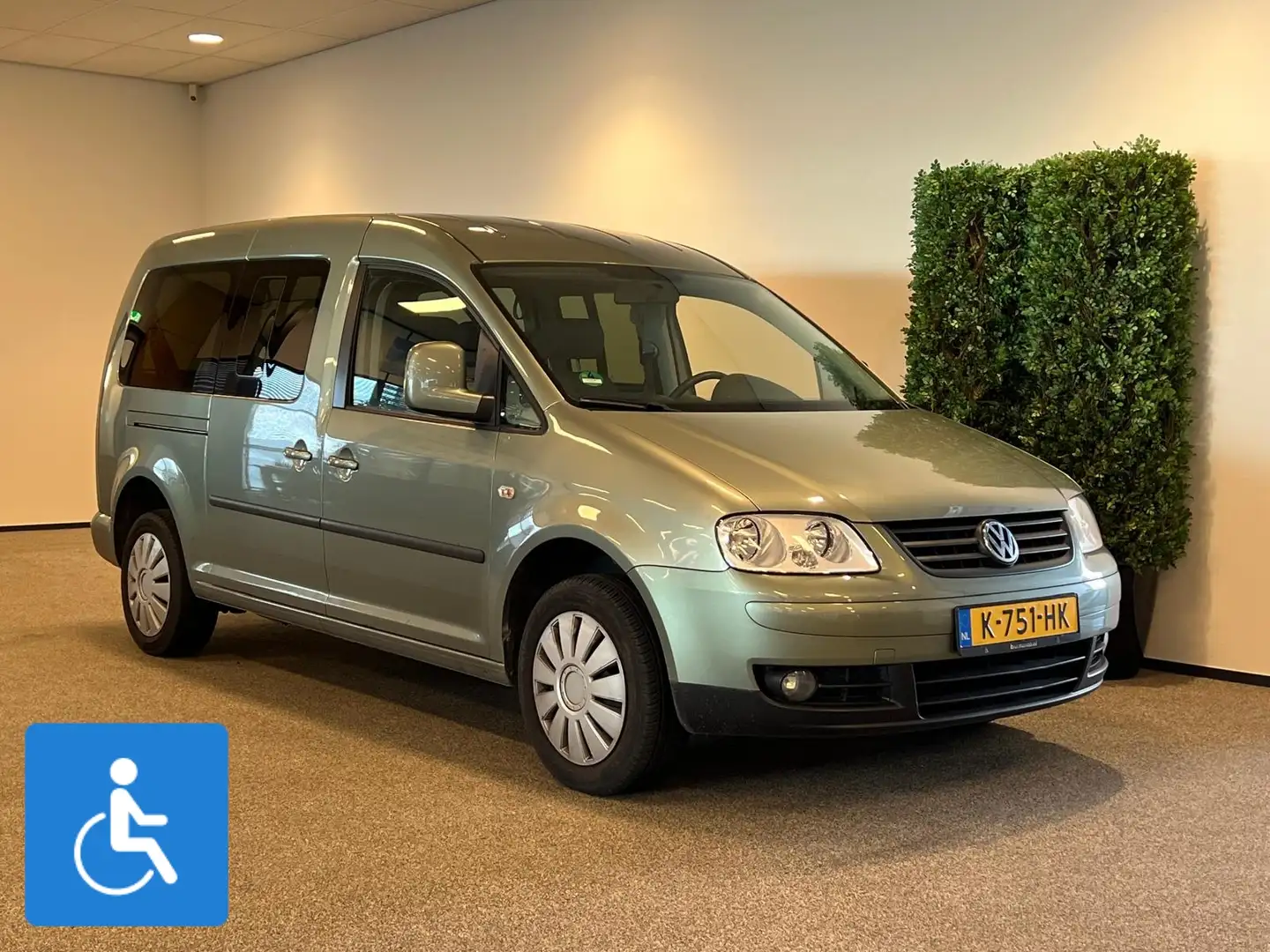 Volkswagen Caddy Maxi Rolstoelauto 5+1 Groen - 1
