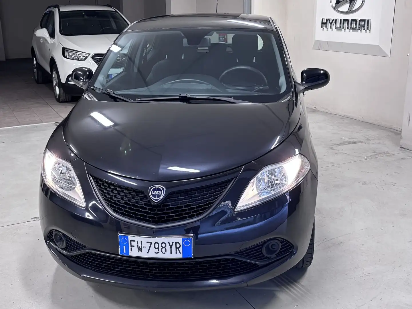 Lancia Ypsilon 1.2 69 CV 5 porte Elefantino Blu Nero - 2