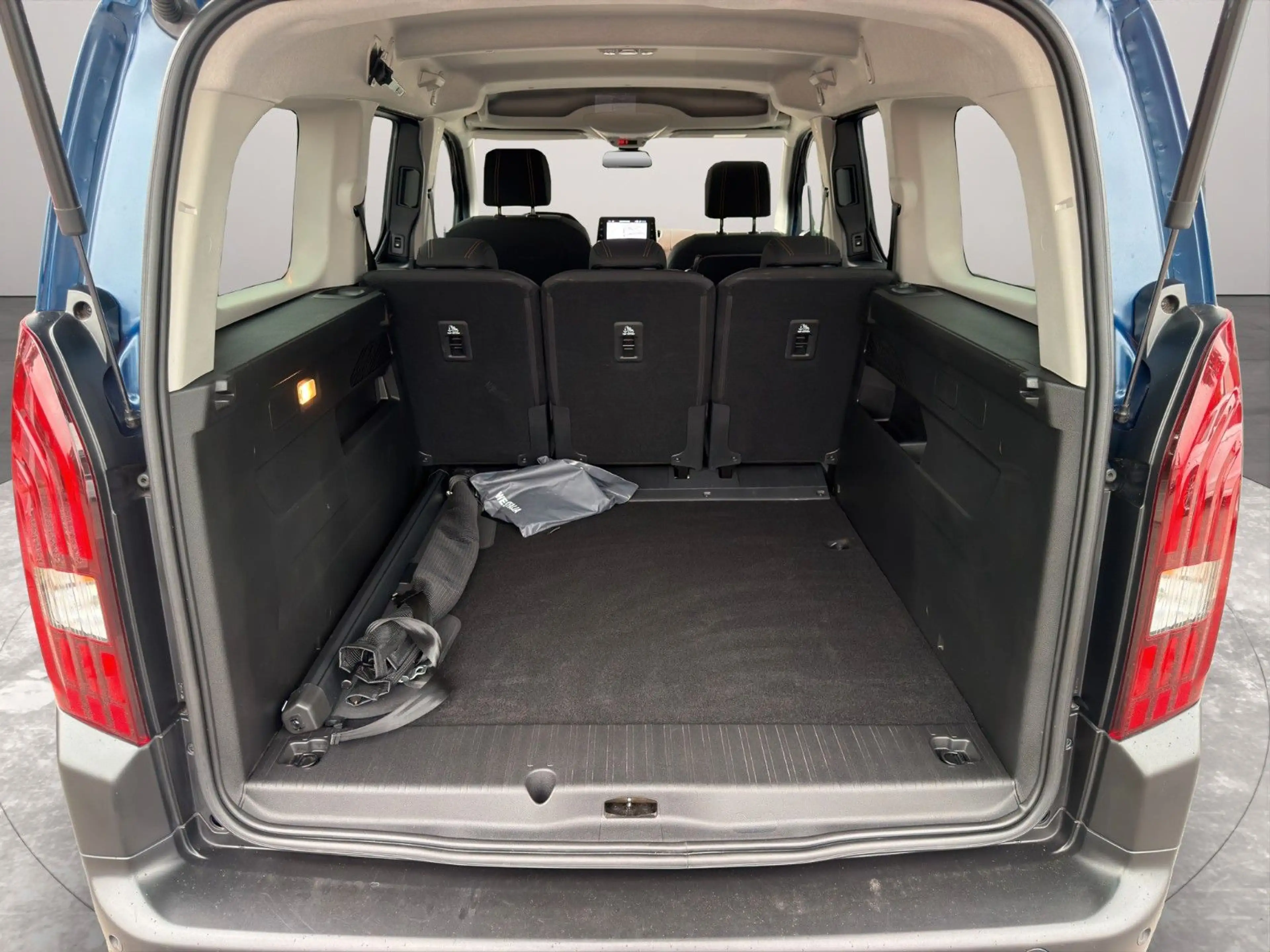 Peugeot Rifter 1.2 Allure GT L2 Auto. Allwetter Kamera — photo 11