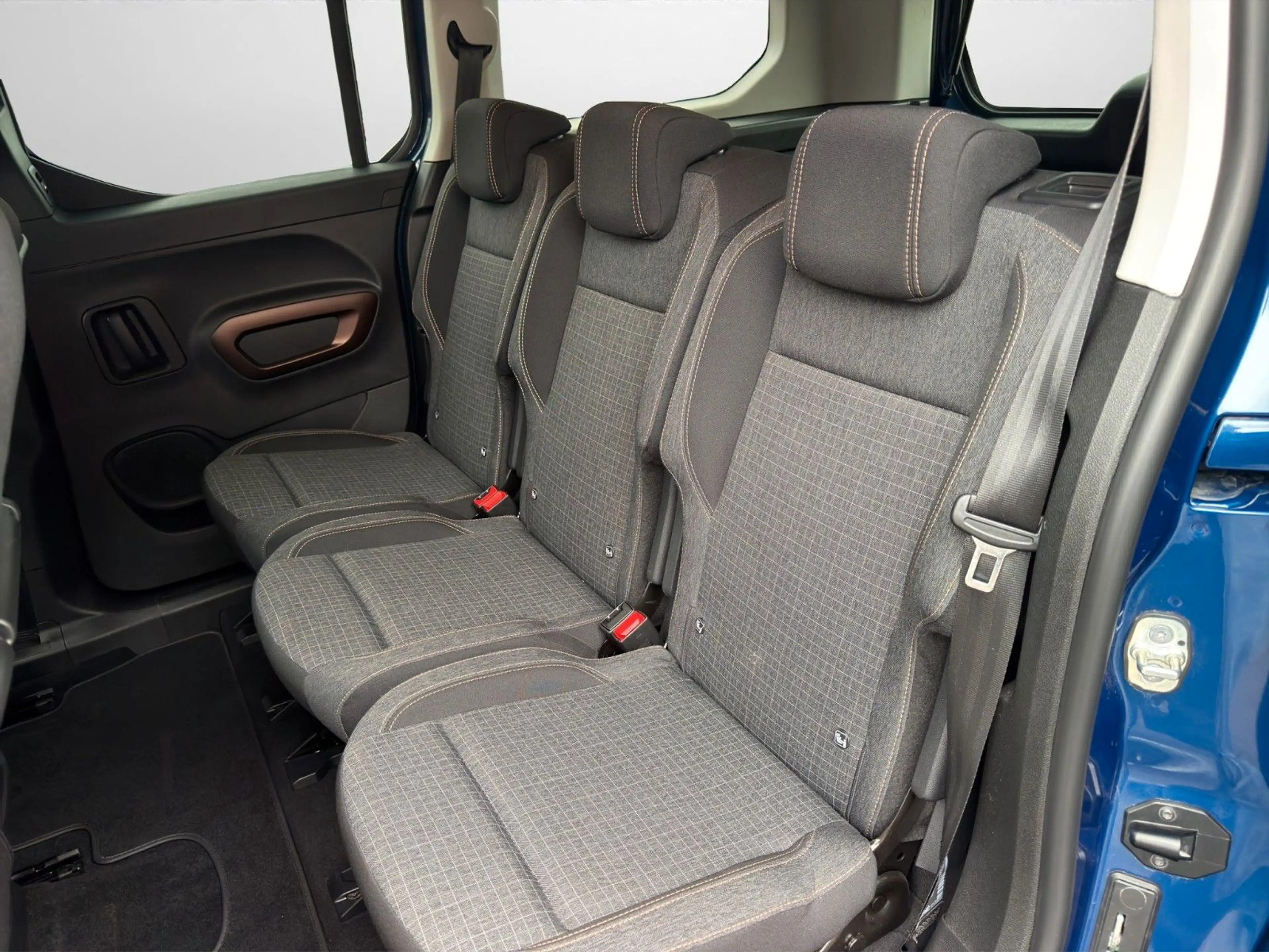 Peugeot Rifter 1.2 Allure GT L2 Auto. Allwetter Kamera — photo 10