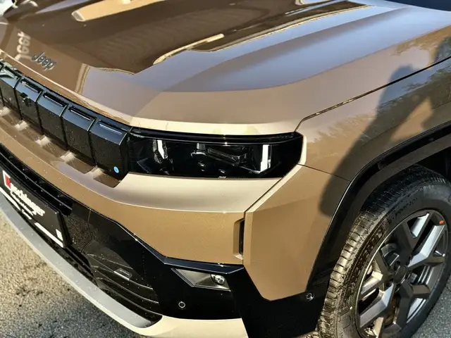 Jeep Compass view 3