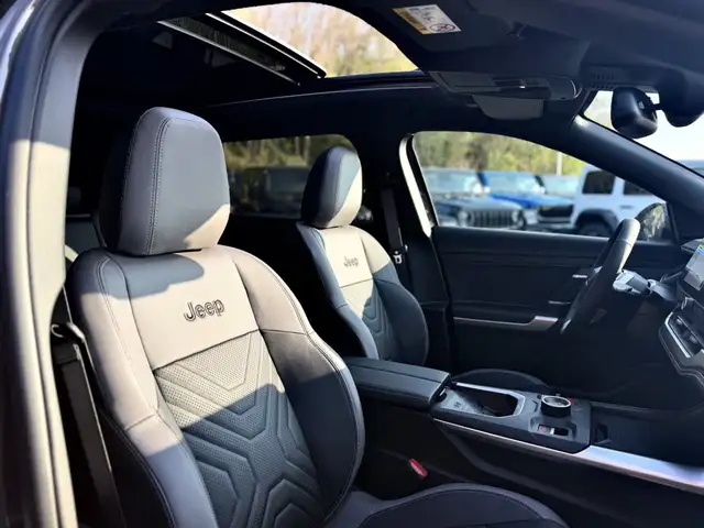 Jeep Compass view 13