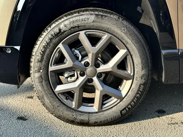 Jeep Compass view 4