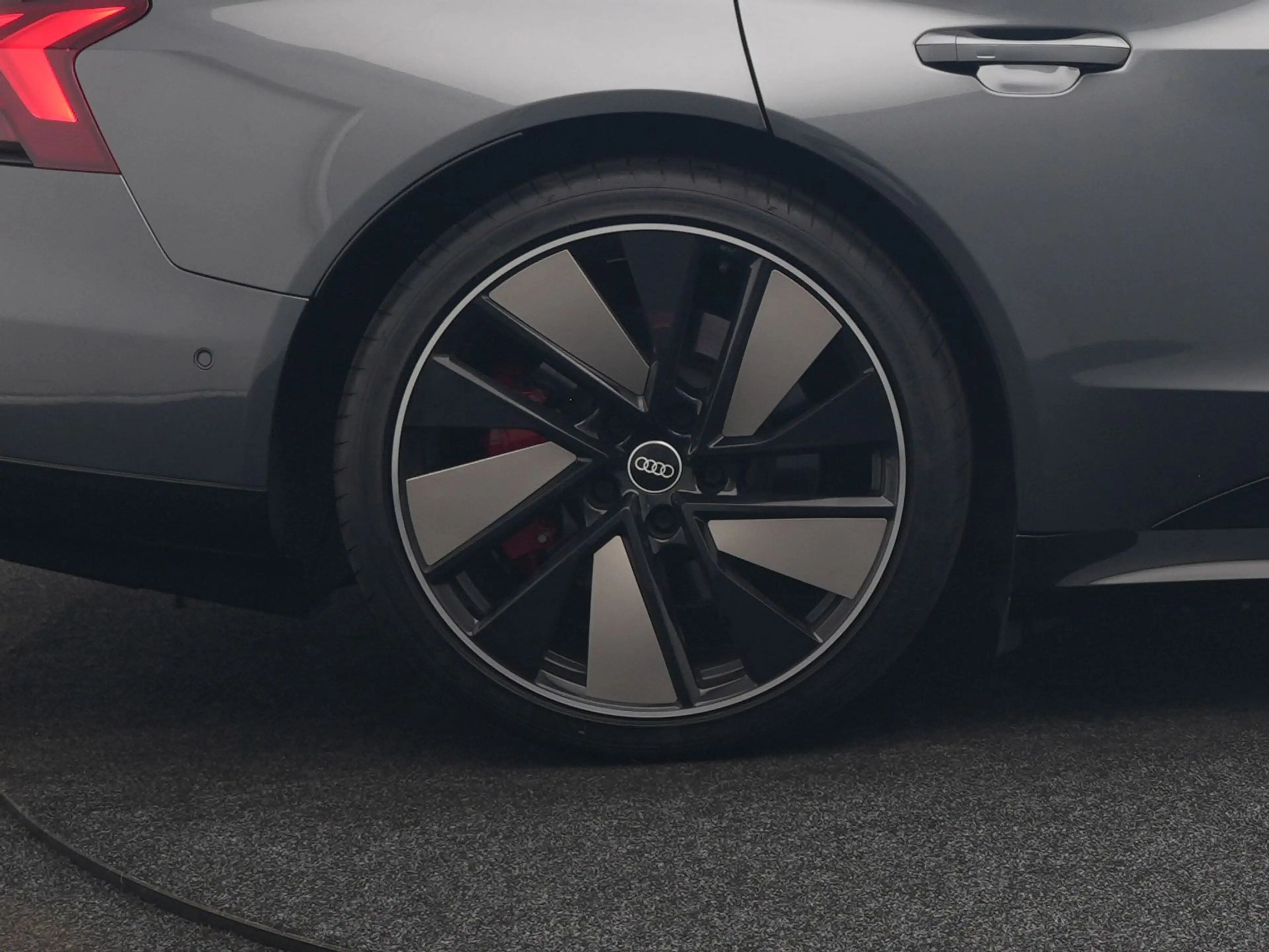 Audi e-tron GT 93 kWh 476pk Dealer O.H | Panodak | Head Up | Adap — photo 48