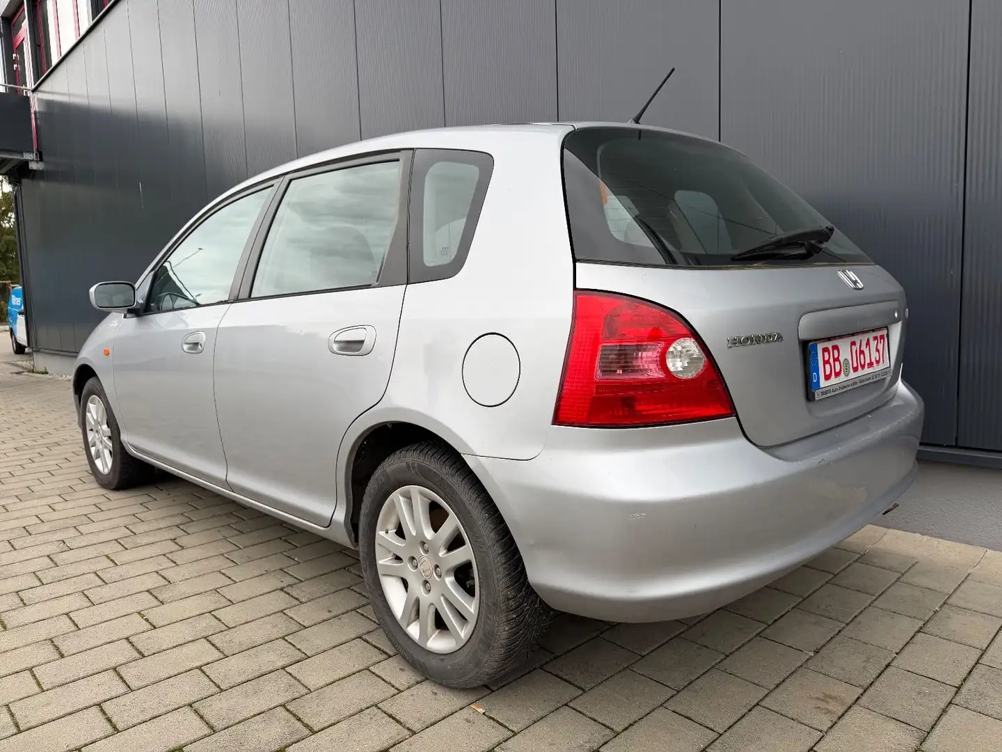 Honda Civic 1.6i LS-Klima-Panorama-TÜV NEU-Garantie Silber - 2