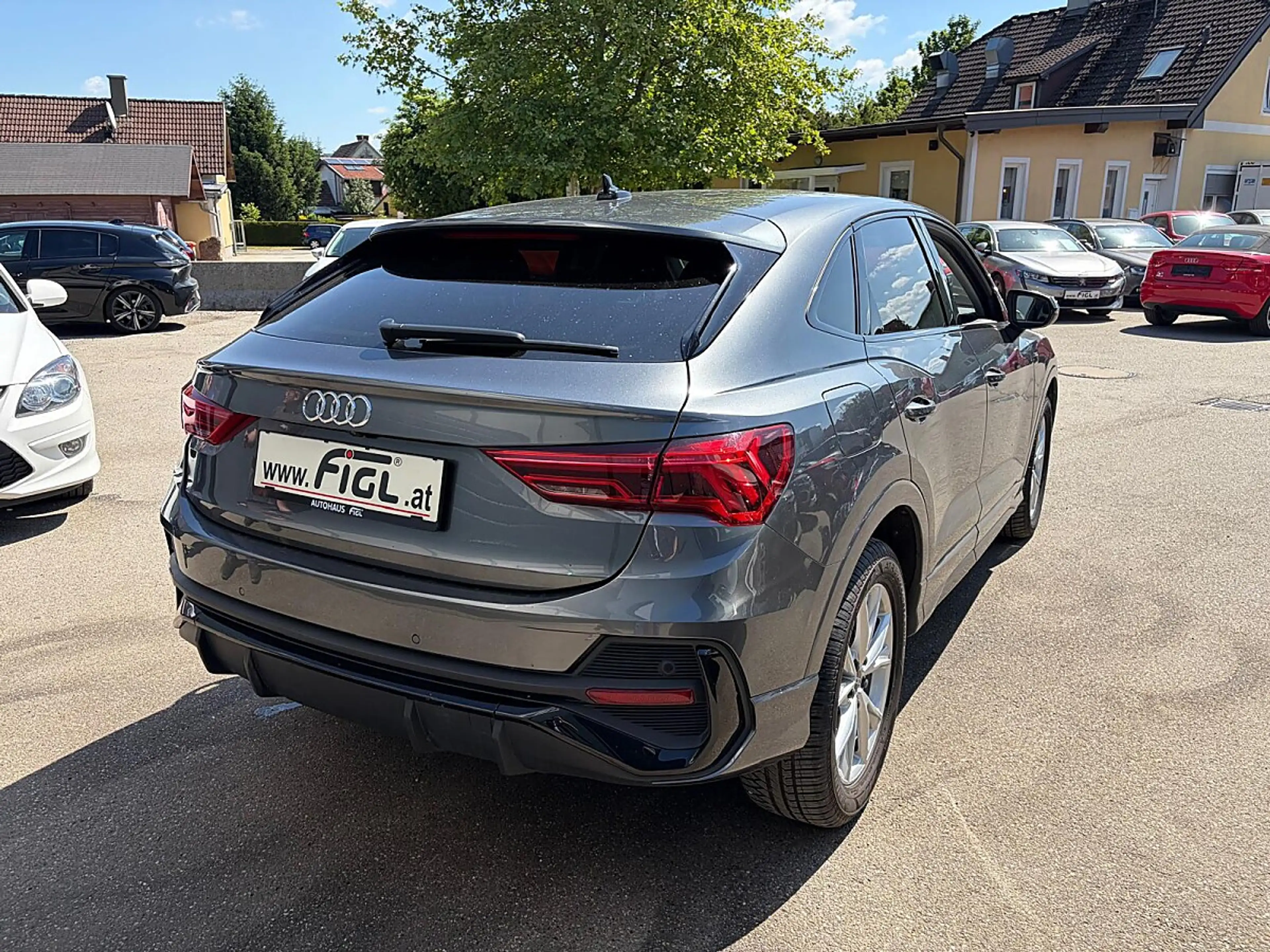 Audi Q3 Sportback 35 TFSI S-line S-tronic — photo 4