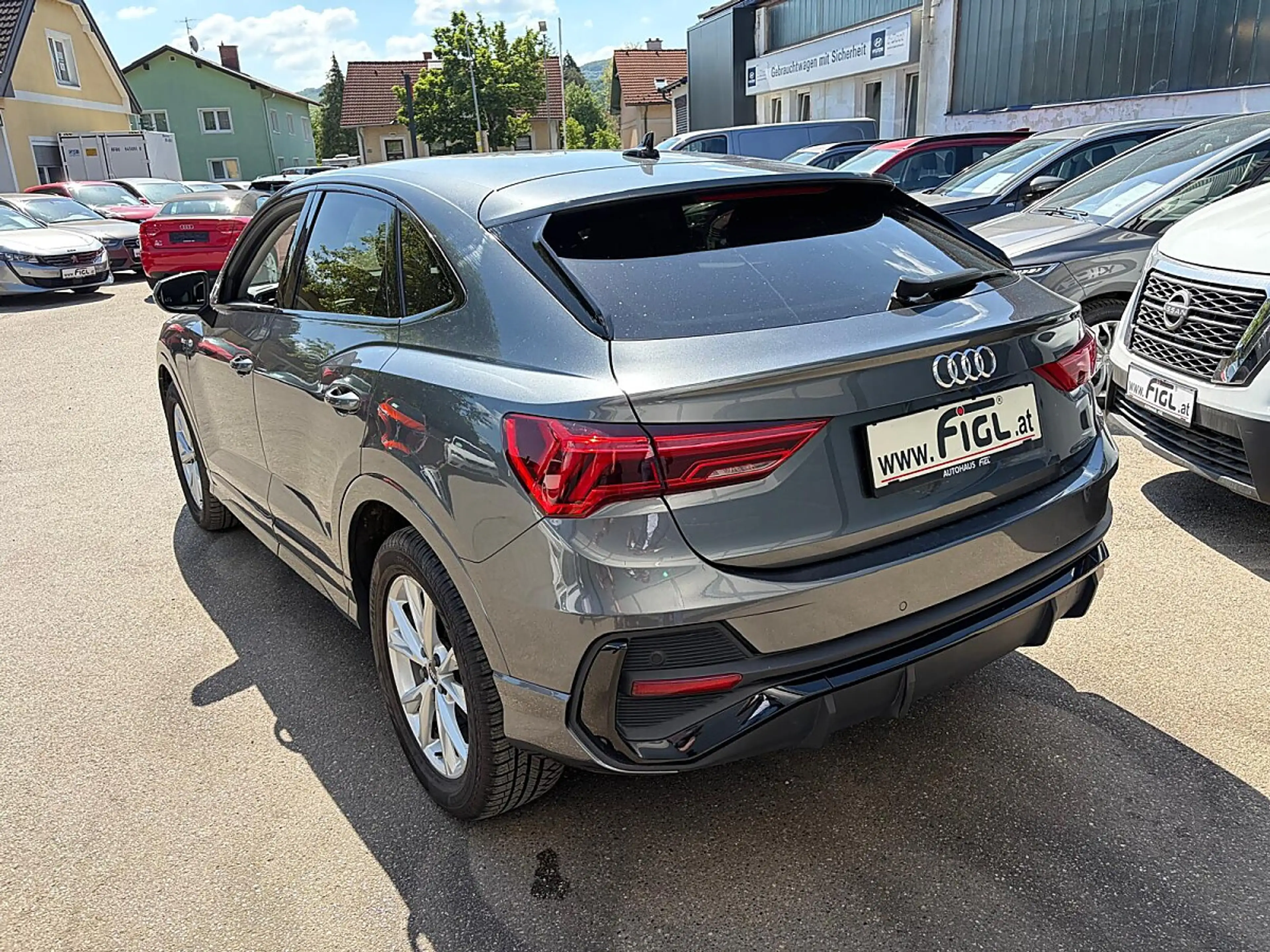 Audi Q3 Sportback 35 TFSI S-line S-tronic — photo 3