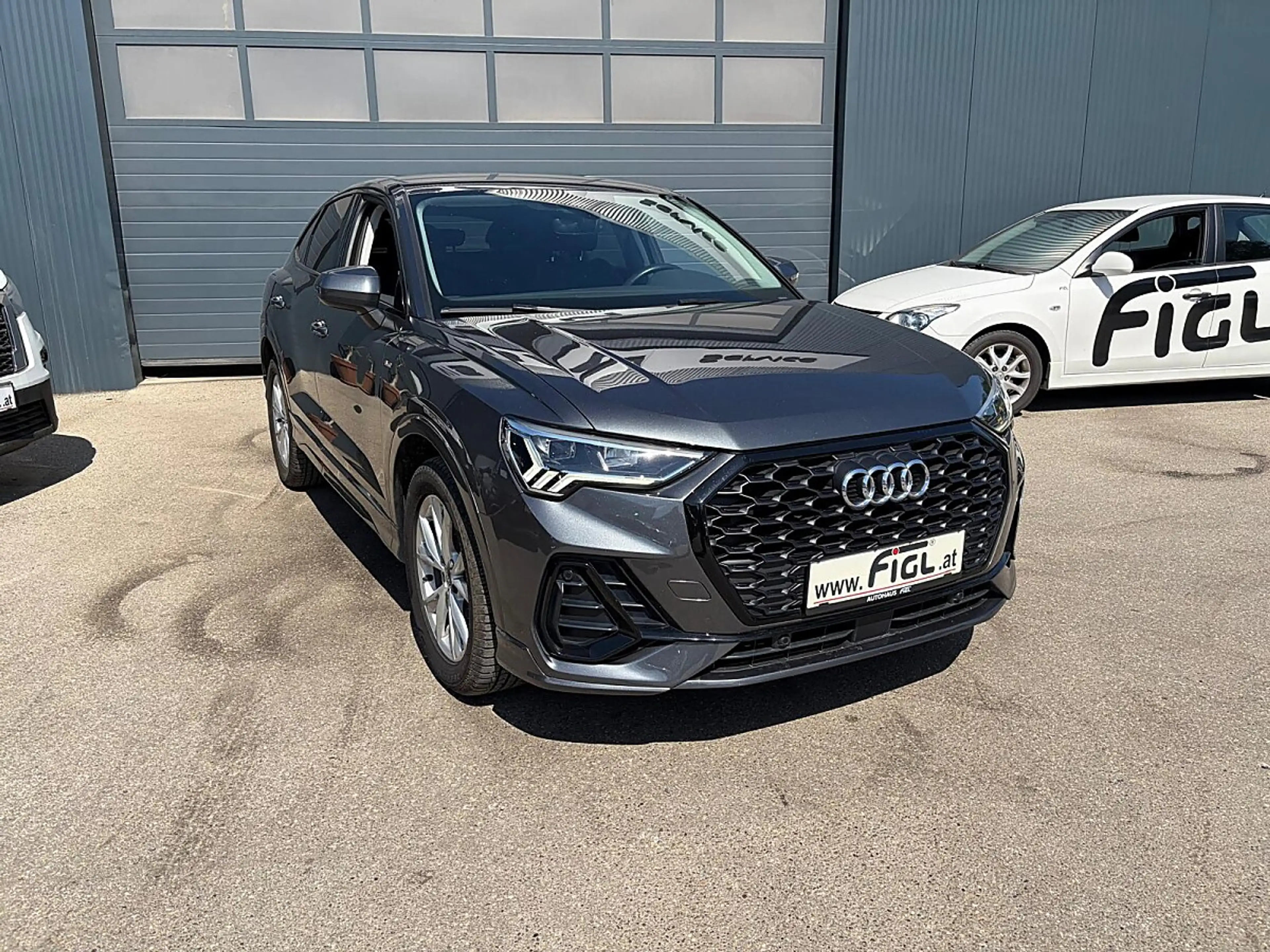 Audi Q3 Sportback 35 TFSI S-line S-tronic — photo 2