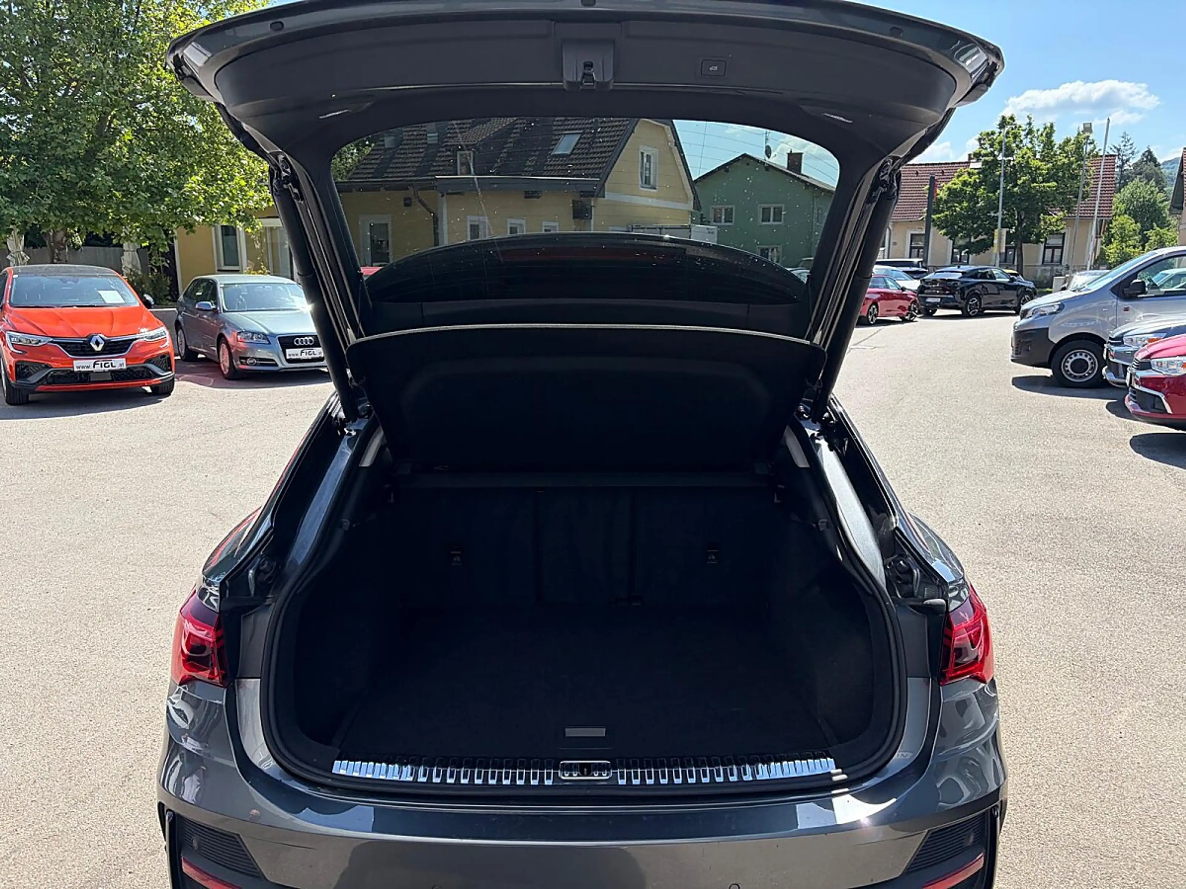 Audi Q3 Sportback 35 TFSI S-line S-tronic — photo 5