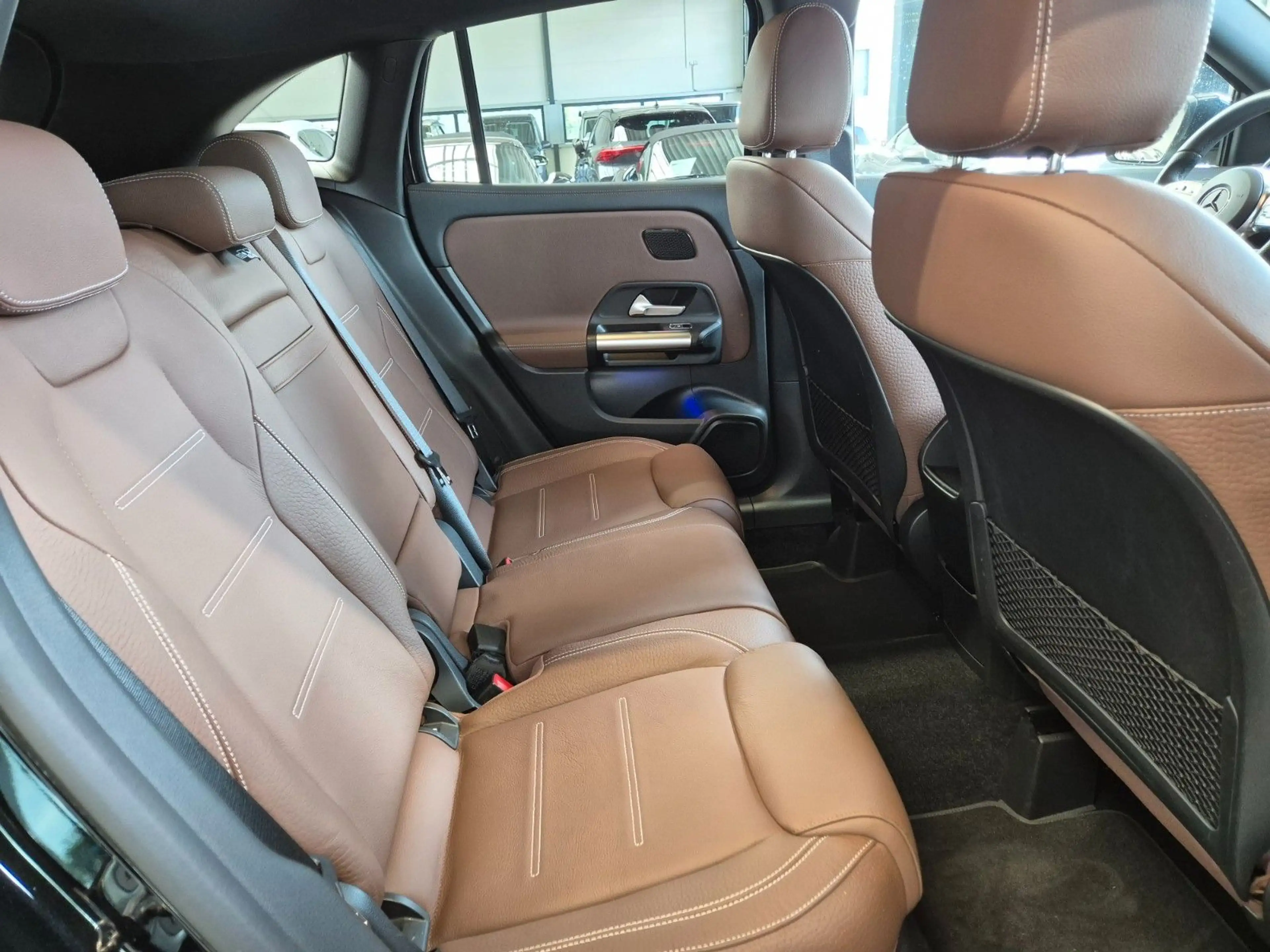 Mercedes-Benz GLA 45 AMG 4M LEDER MBUX NAVI LED 21ZOLL ALU AHK — photo 13