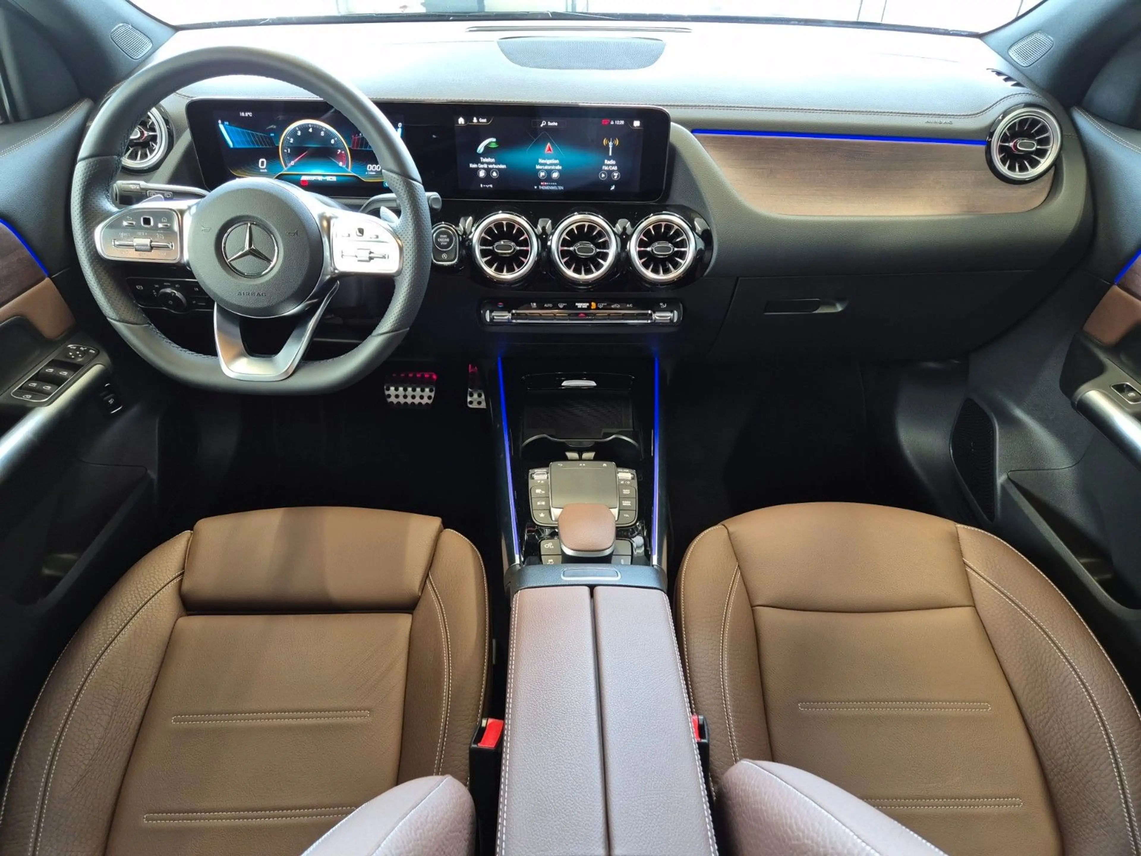 Mercedes-Benz GLA 45 AMG 4M LEDER MBUX NAVI LED 21ZOLL ALU AHK — photo 14