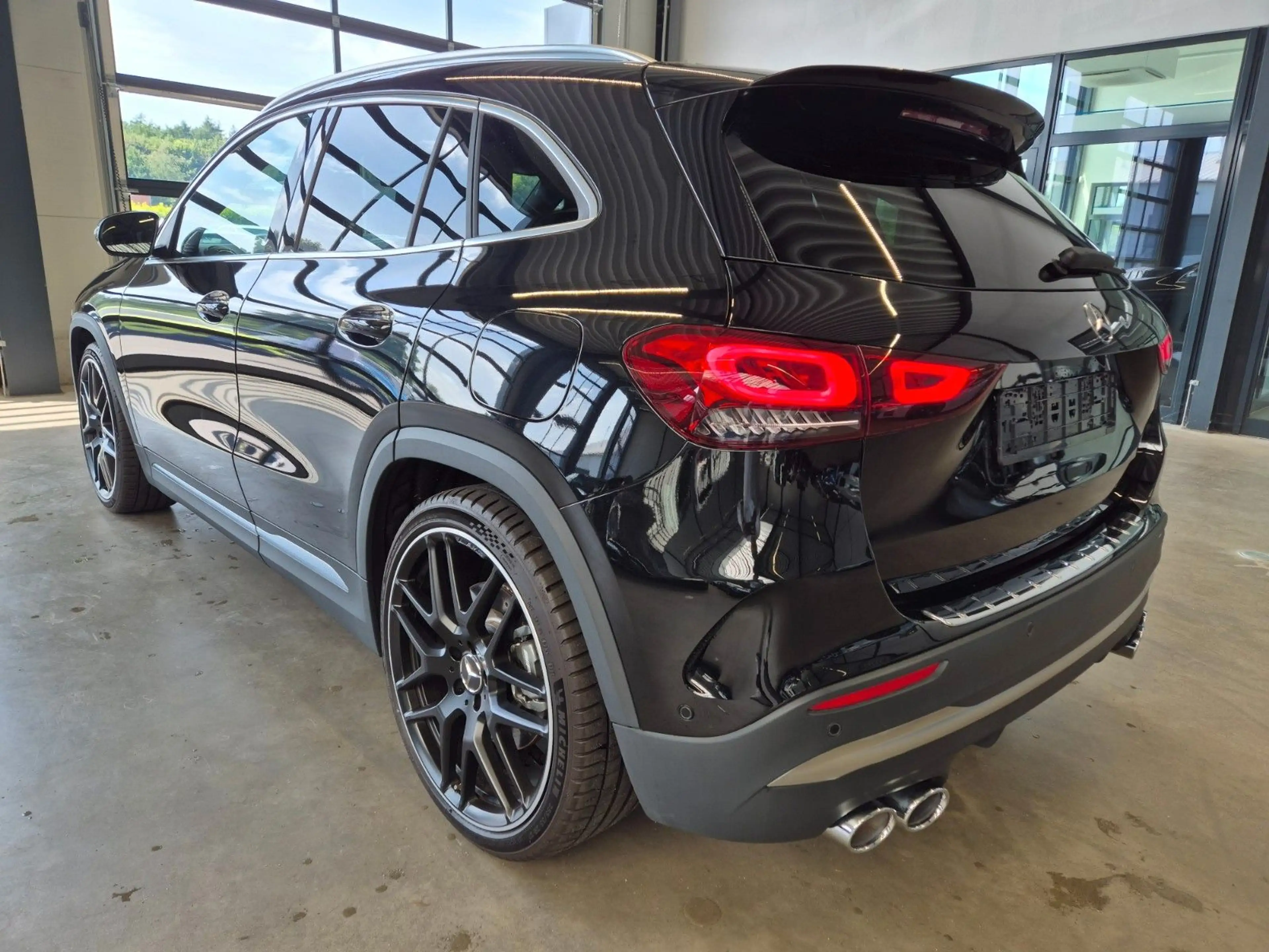 Mercedes-Benz GLA 45 AMG 4M LEDER MBUX NAVI LED 21ZOLL ALU AHK — photo 7