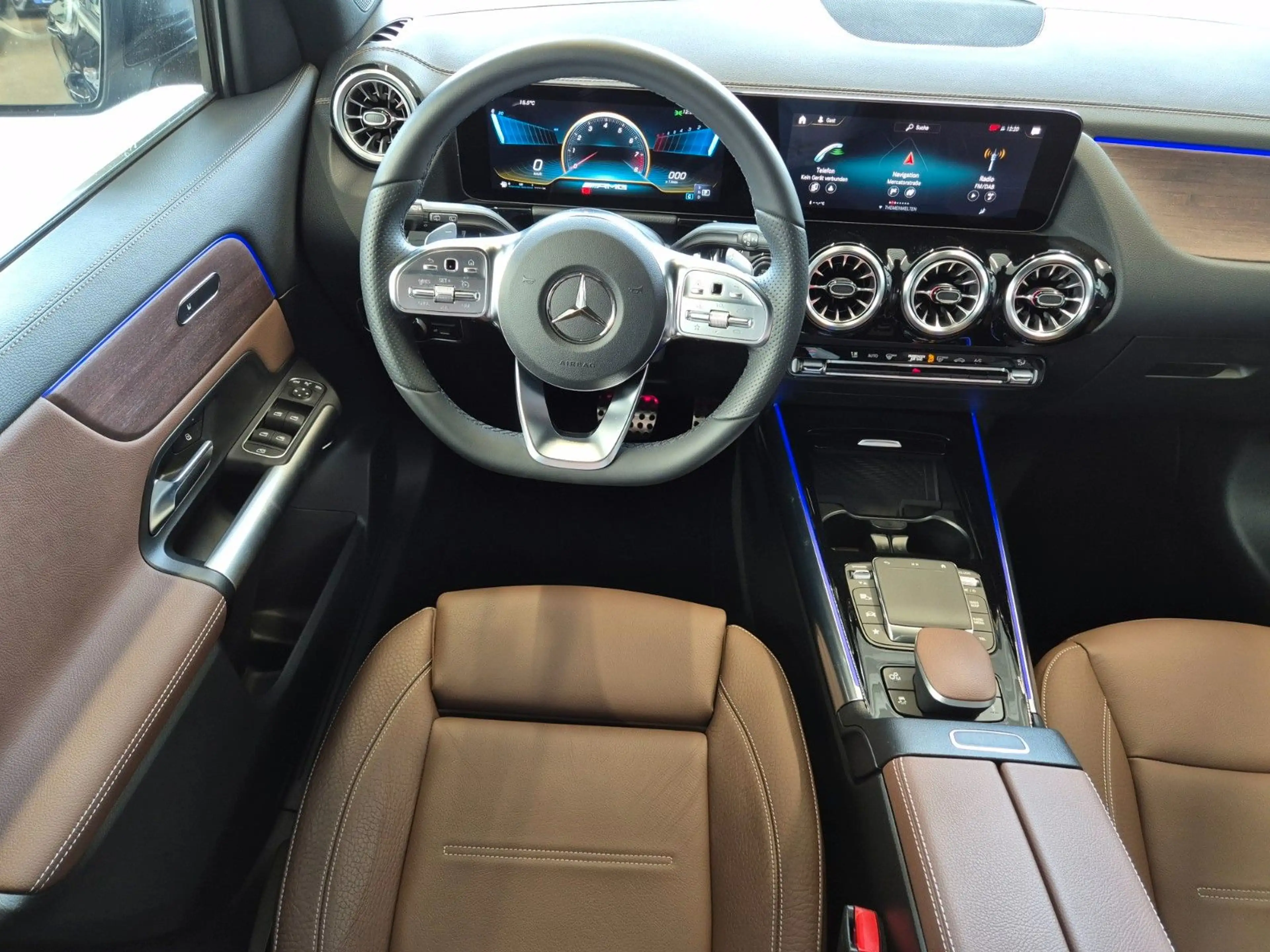 Mercedes-Benz GLA 45 AMG 4M LEDER MBUX NAVI LED 21ZOLL ALU AHK — photo 15