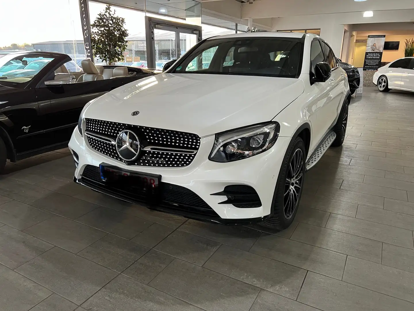 Mercedes-Benz GLC 250 AMG 4Matic Coupé Weiß - 1