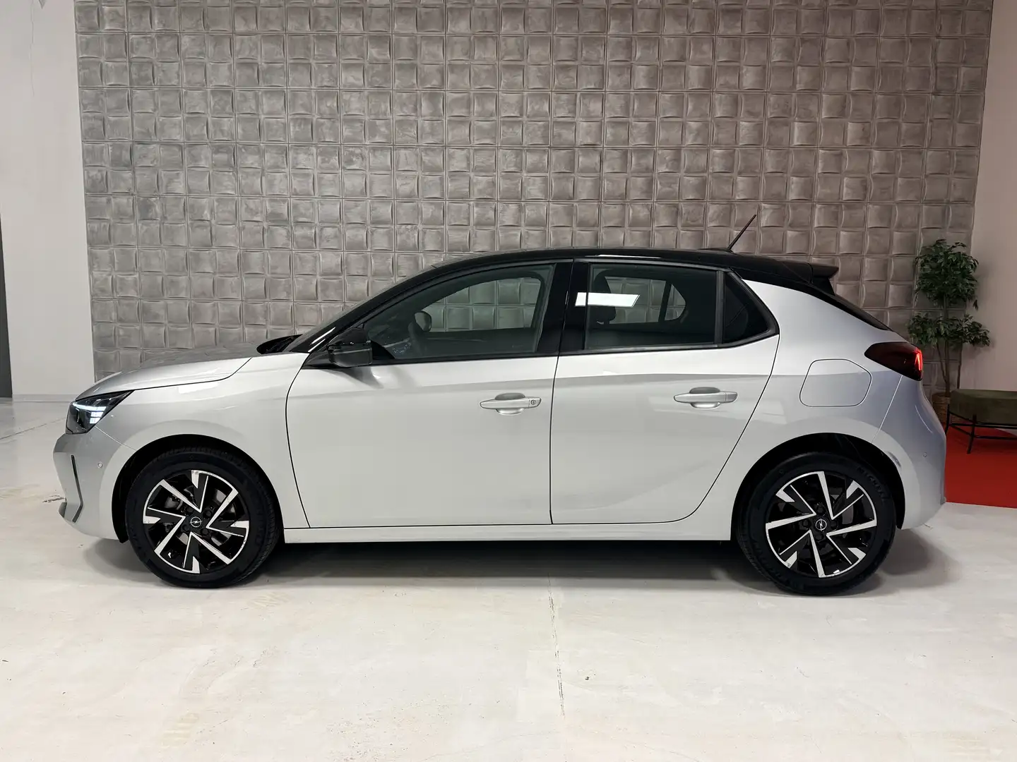 Opel Corsa VI 2023 1.2 GS s Plateado - 2