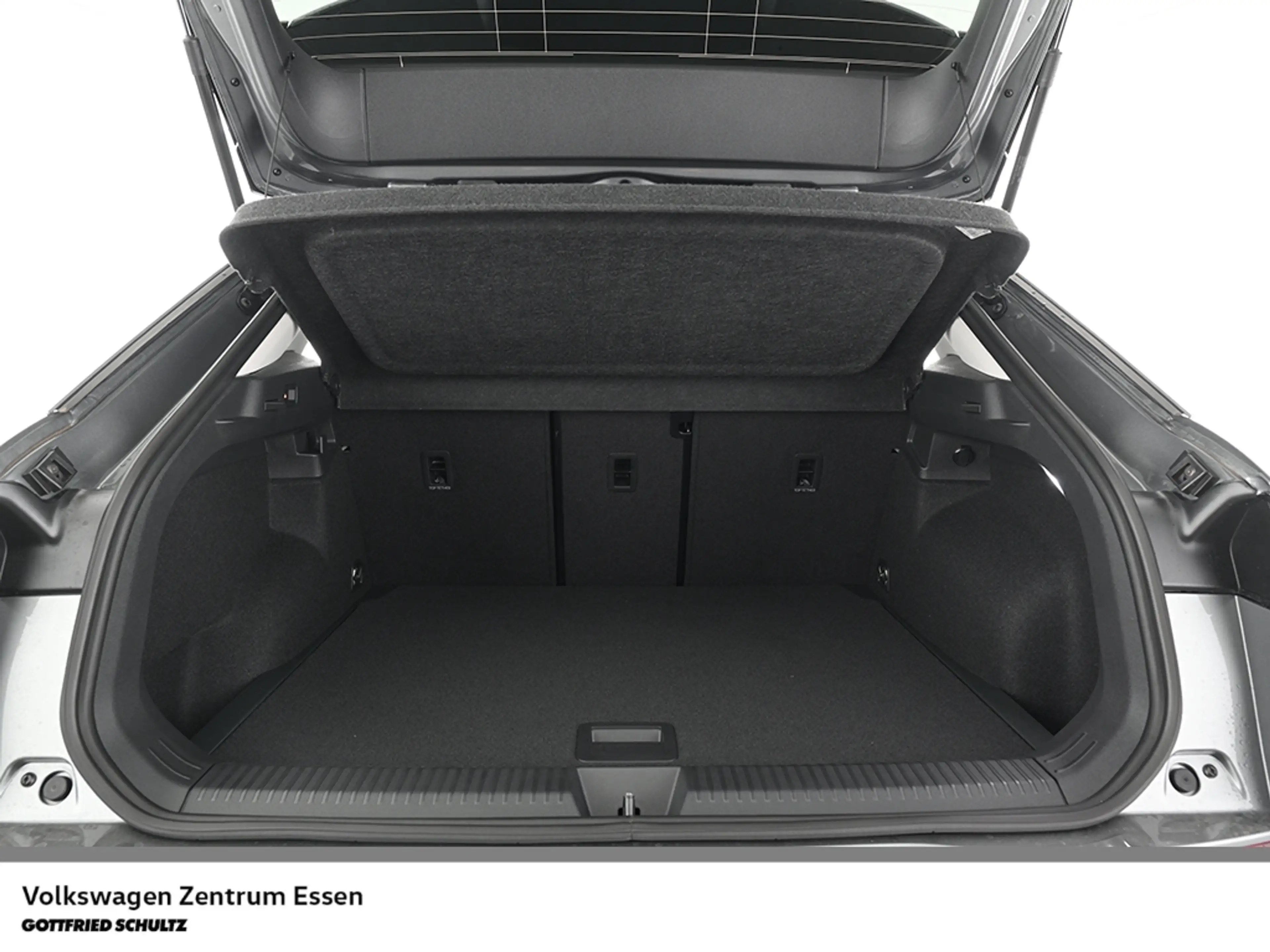 Volkswagen T-Roc Life 1.5 l eTSI DSG — photo 8