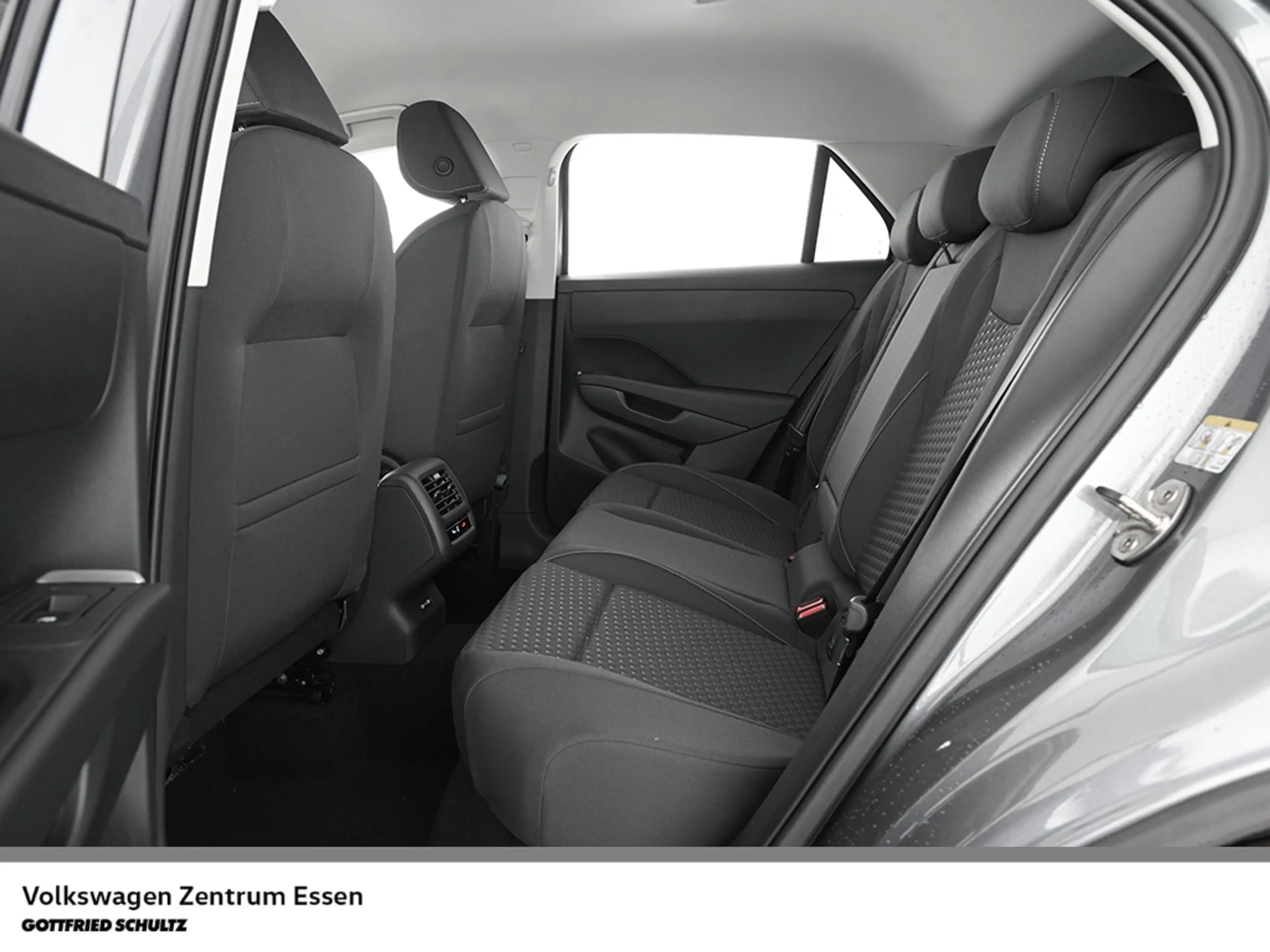 Volkswagen T-Roc Life 1.5 l eTSI DSG — photo 11