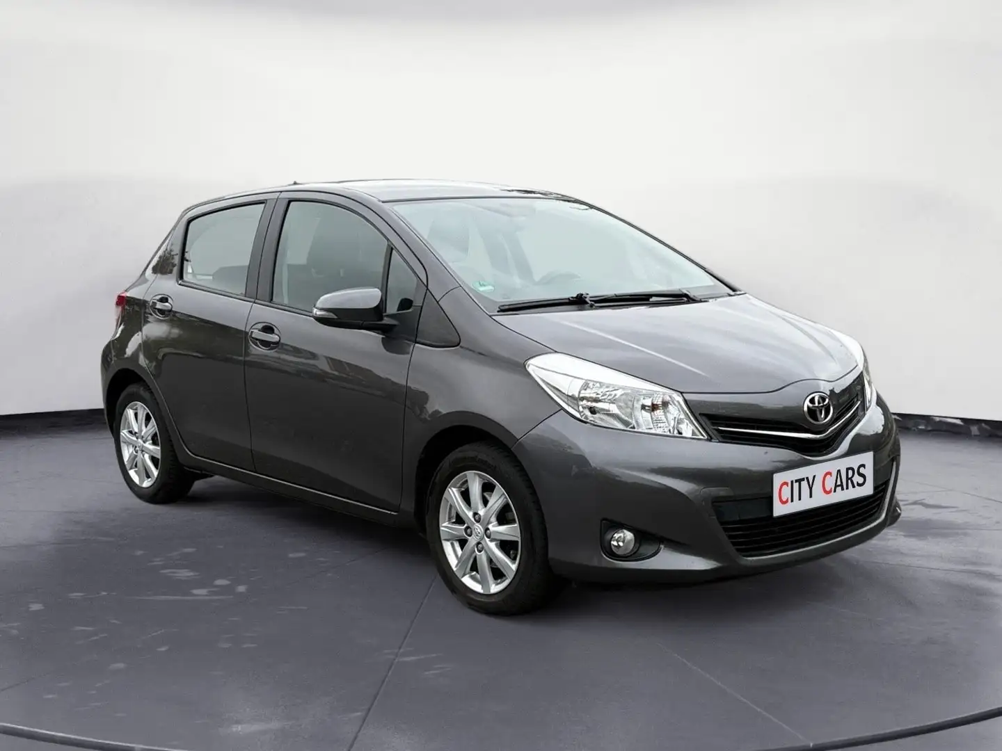 Toyota Yaris Cool 1.Hand Klima Gris - 2