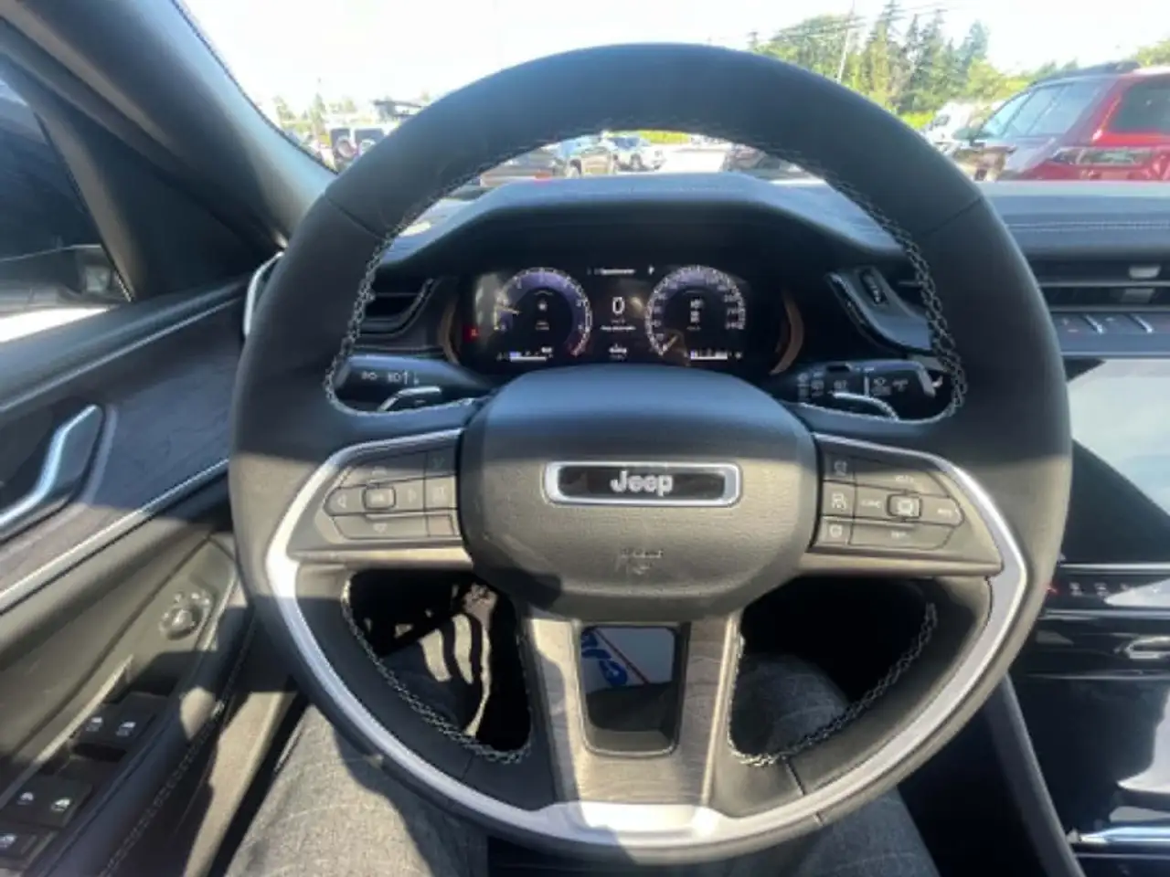 Jeep Grand Cherokee снимка Jeep Grand Cherokee