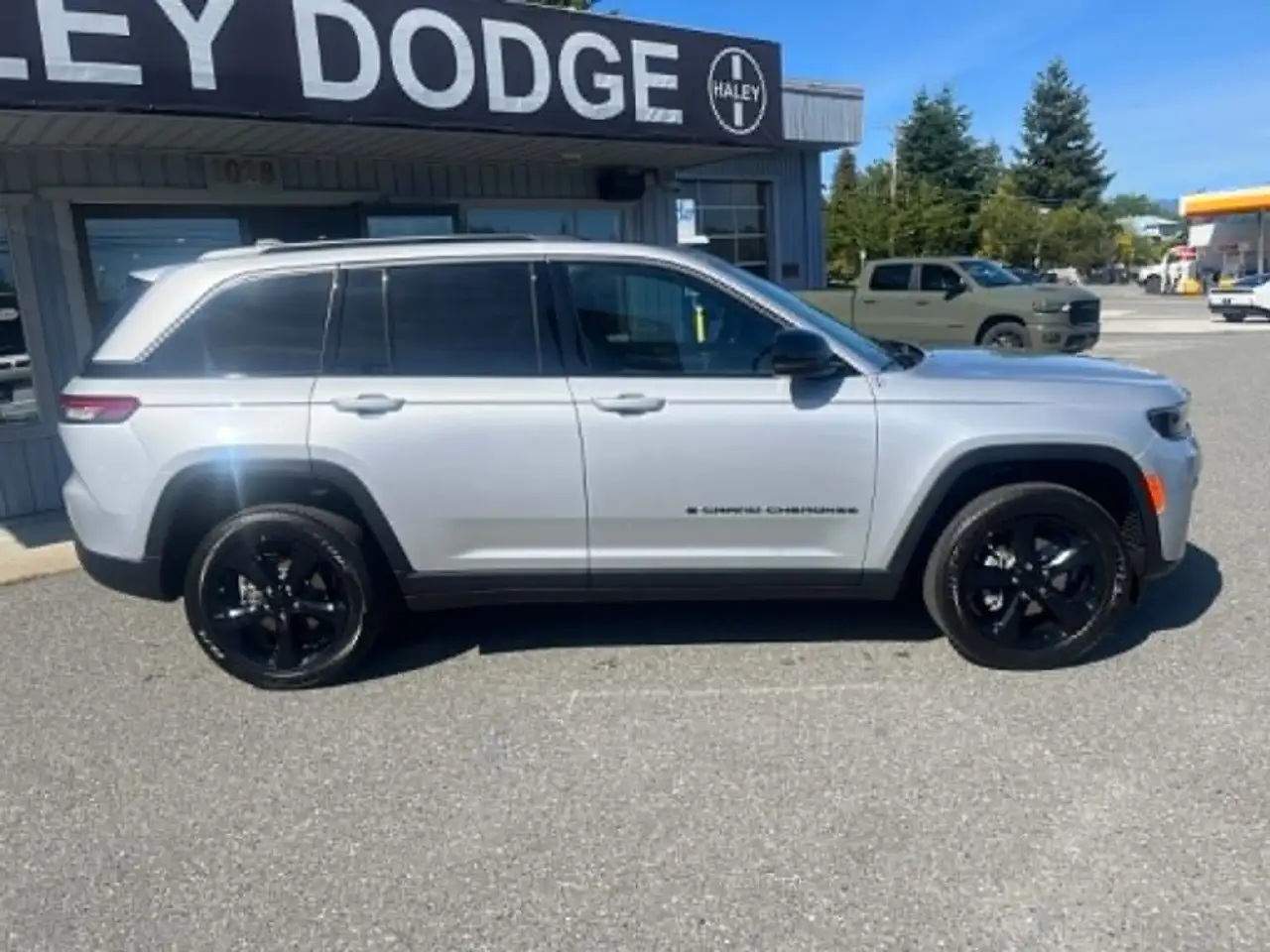 Jeep Grand Cherokee снимка Jeep Grand Cherokee