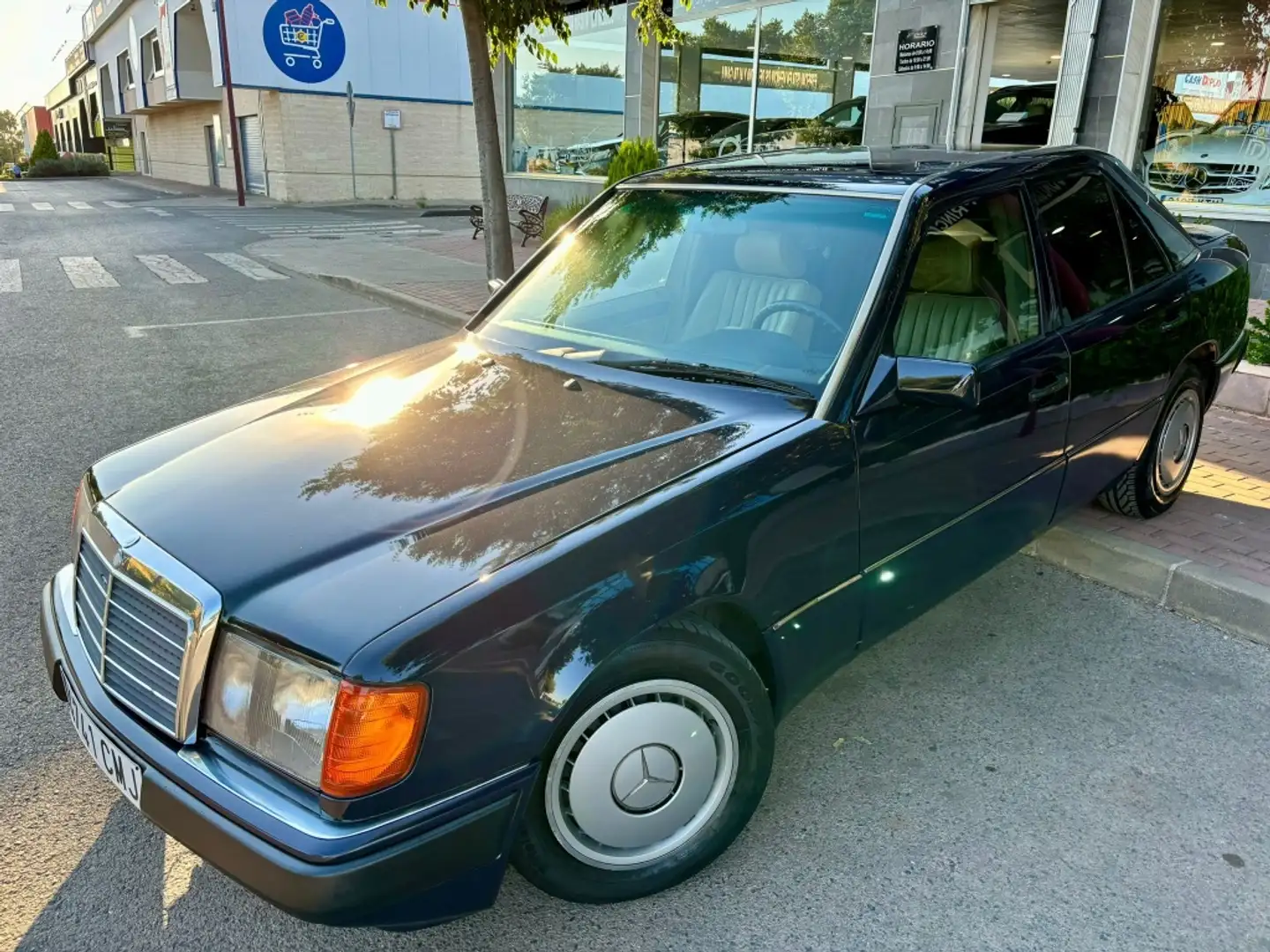 Mercedes-Benz 260 300D Turbo Azul - 1