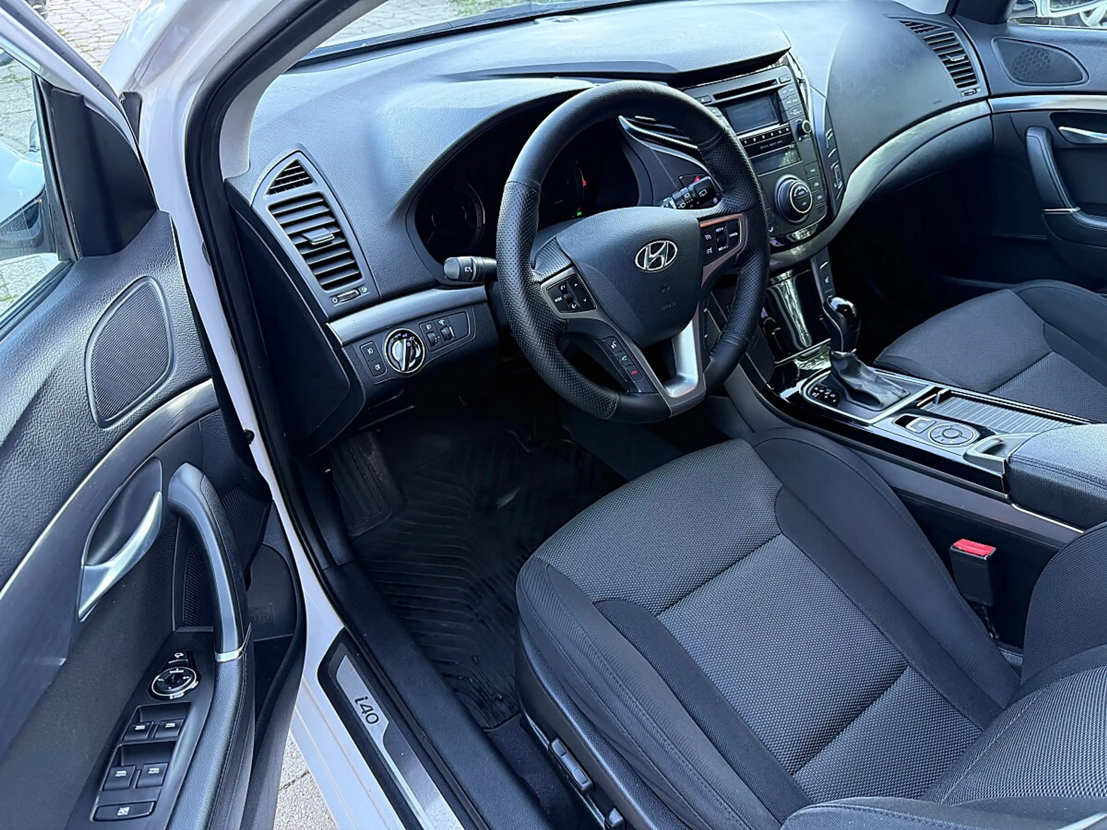 Hyundai i40 Style 1,7 CRDi Aut.-KEYLESS-LENKRADHEIZ.-RÜCKFA... — photo 12