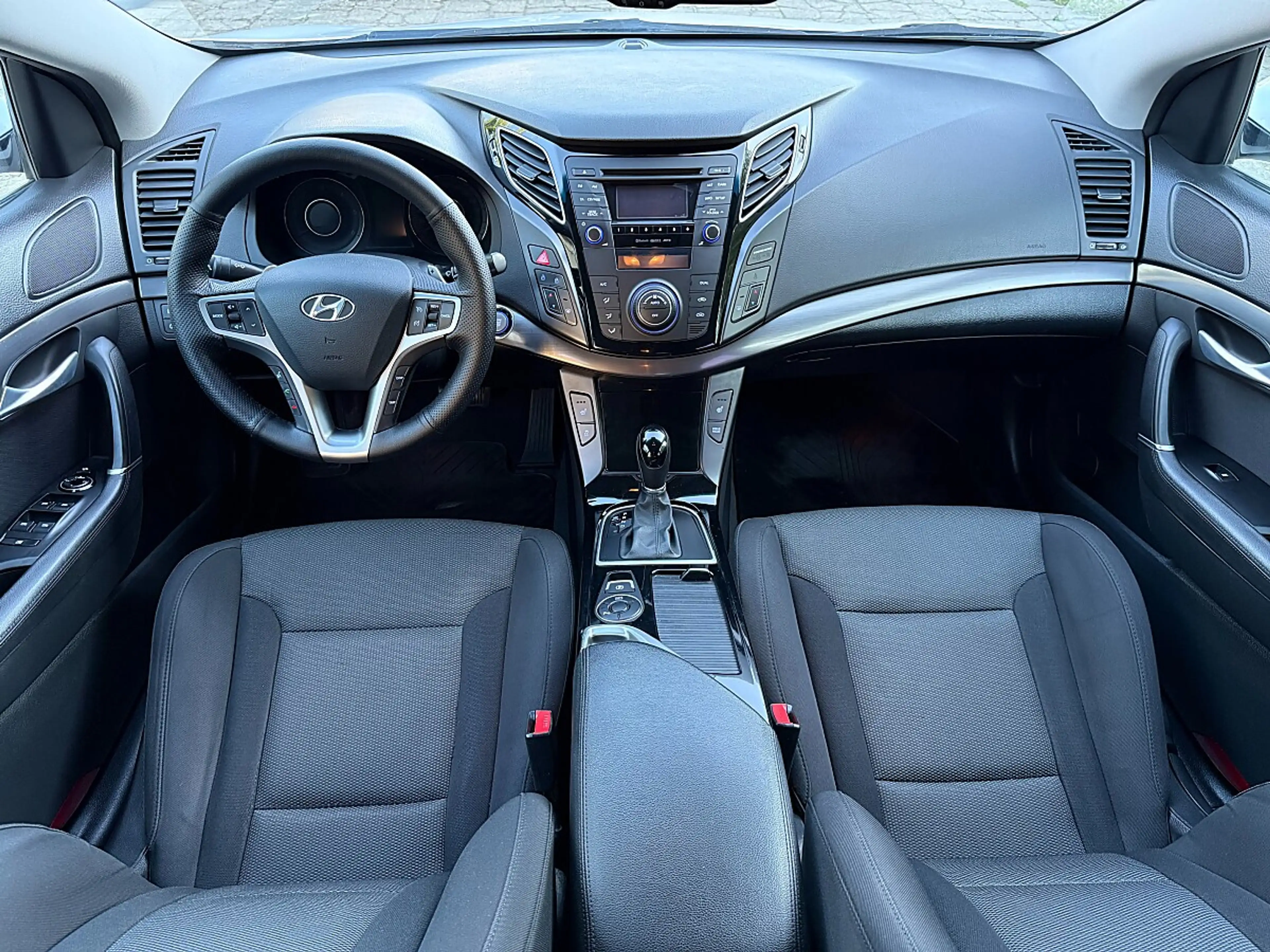 Hyundai i40 Style 1,7 CRDi Aut.-KEYLESS-LENKRADHEIZ.-RÜCKFA... — photo 4