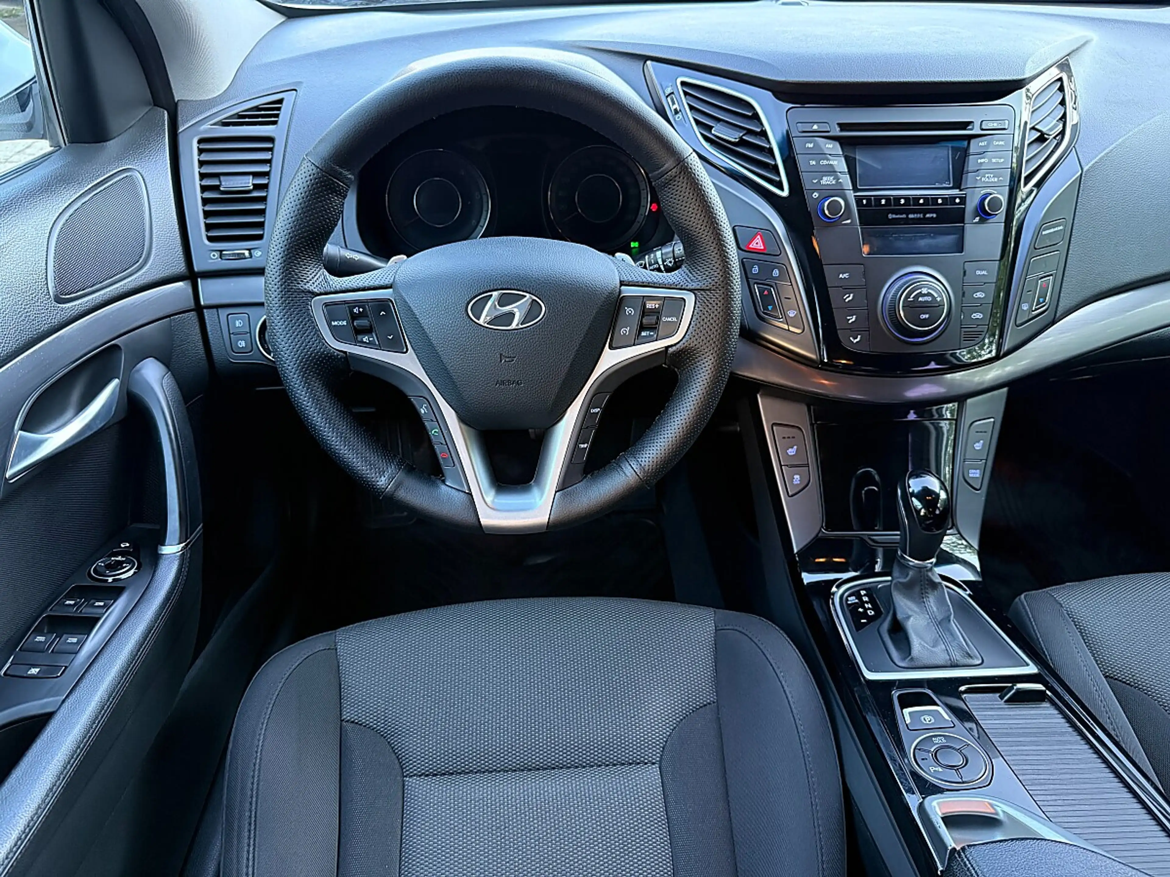Hyundai i40 Style 1,7 CRDi Aut.-KEYLESS-LENKRADHEIZ.-RÜCKFA... — photo 10