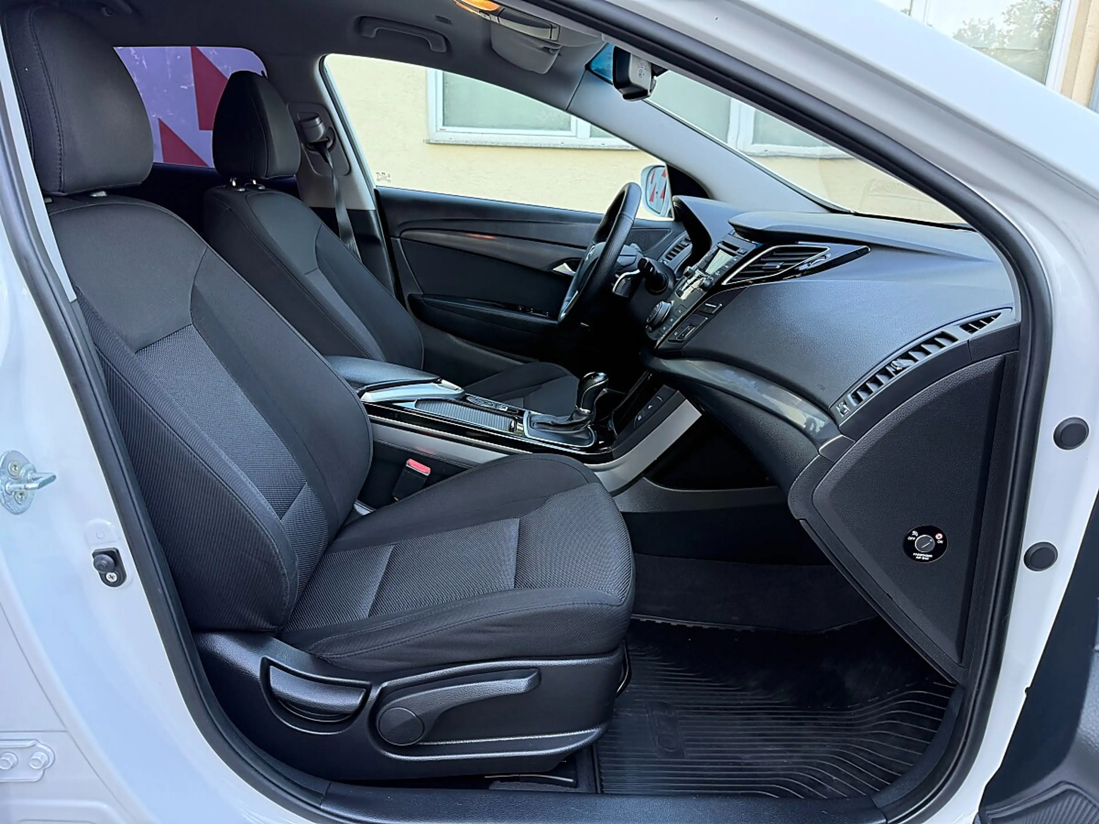 Hyundai i40 Style 1,7 CRDi Aut.-KEYLESS-LENKRADHEIZ.-RÜCKFA... — photo 11