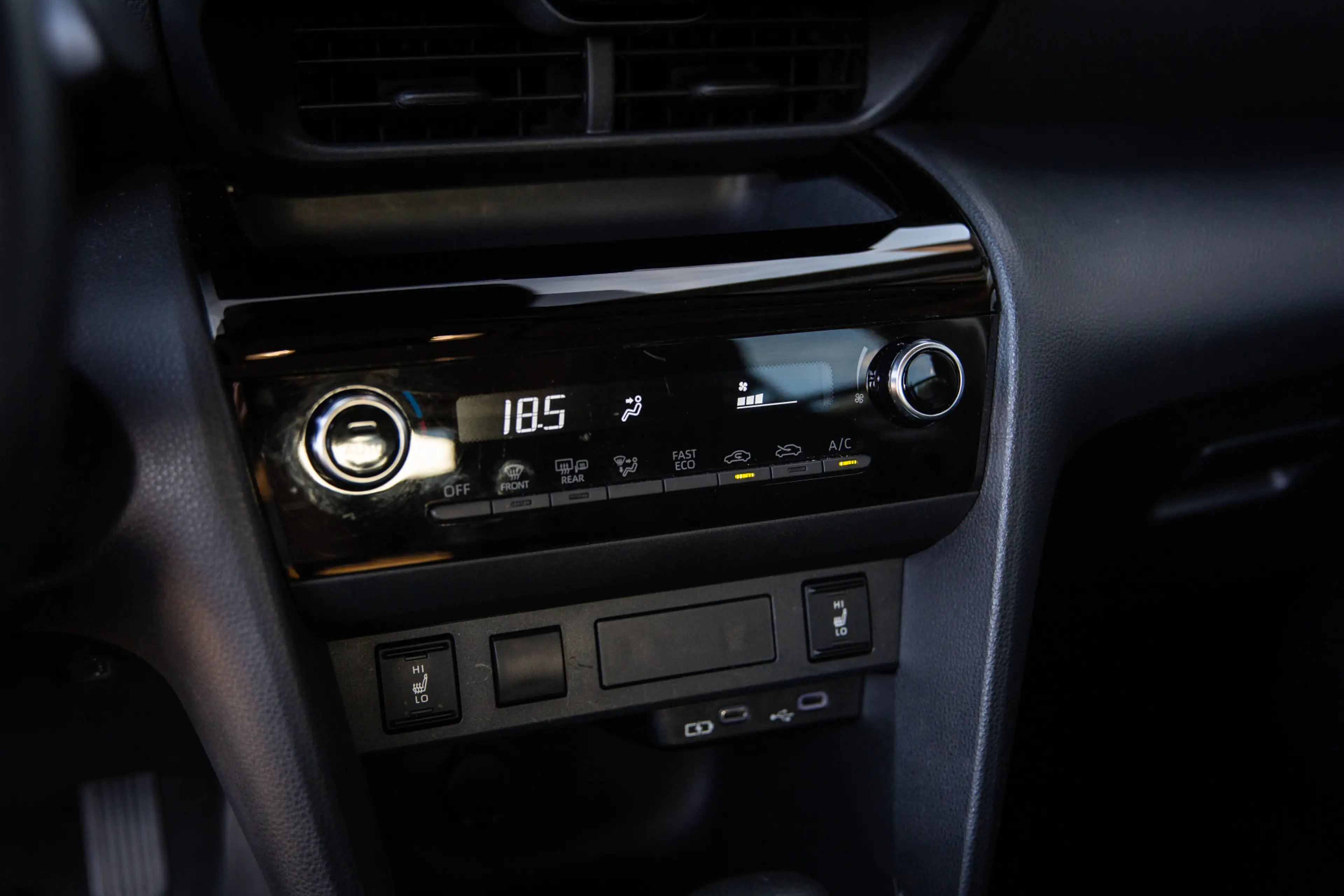 Toyota Yaris Cross 1.5 Hybrid Active , Carplay, Adap. cruise, Achteru — photo 17