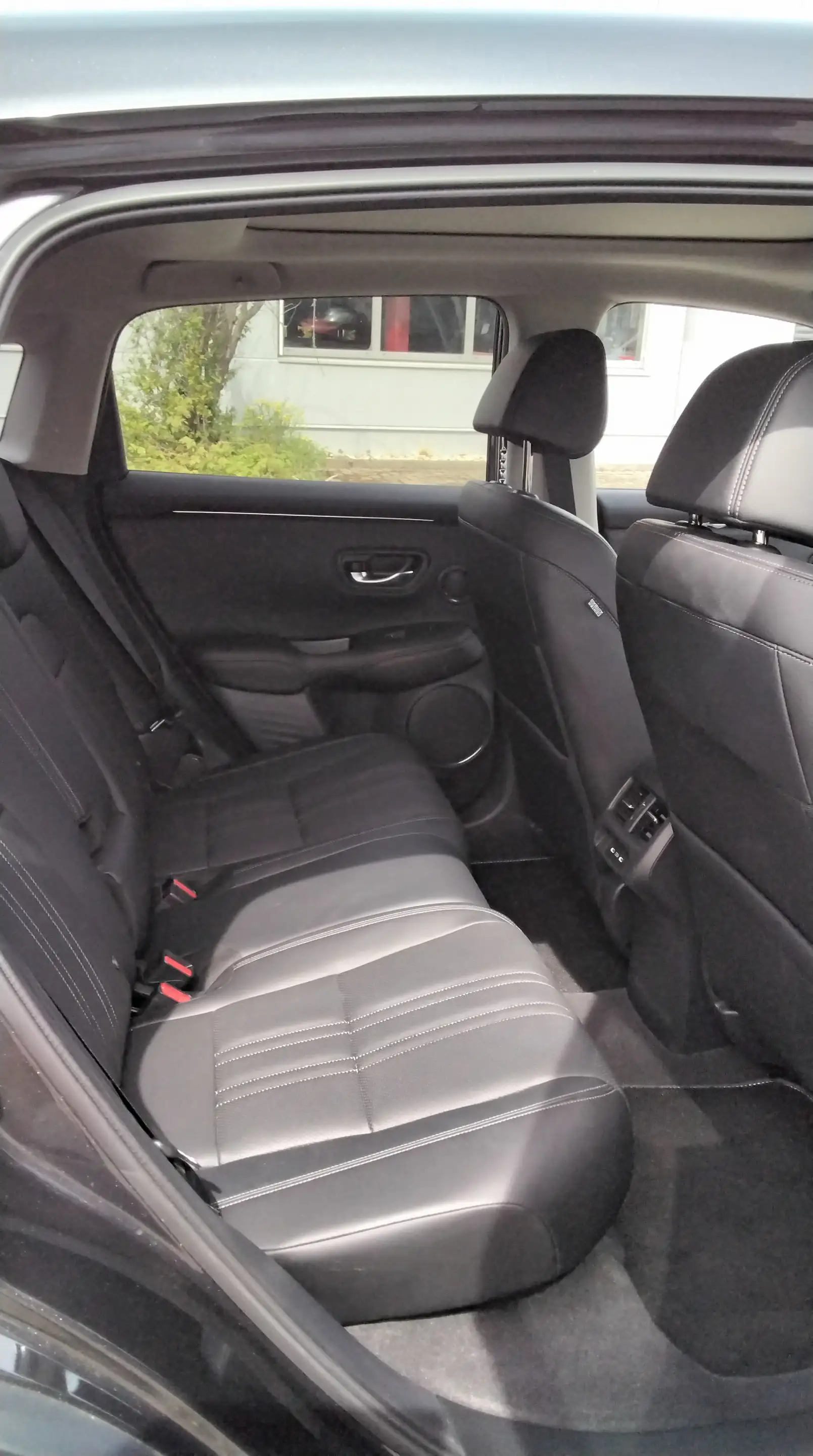 Honda ZR-V Advance — photo 7